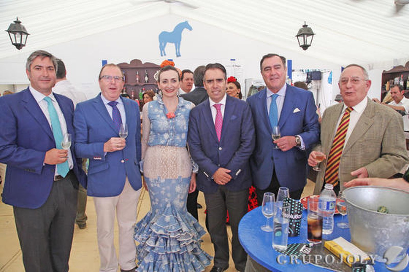 Eduardo Gómez Beser, Juan Núñez y Carmen Romero, de la Confederación de Empresarios, el presidente del Grupo Estévez, José Ramón Estévez, y Rafael Navas. 

Foto: Vanesa Lobo