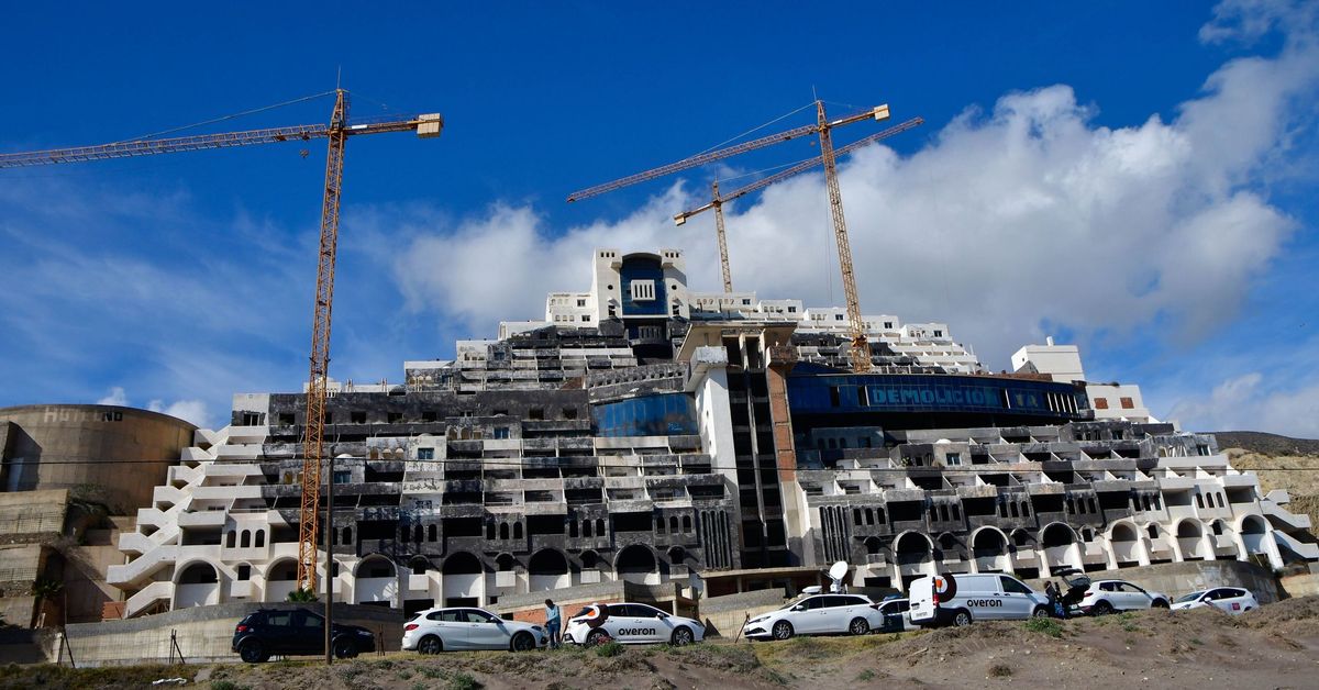 Sin acuerdo entre el Miteco y la promotora del Algarrobico para la expropiación parcial de los terrenos