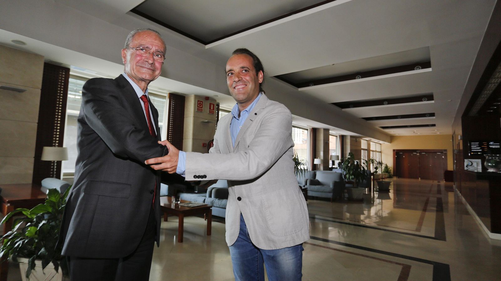 Imagen de las conversaciones entre De la Torre y Cassá en 2015.