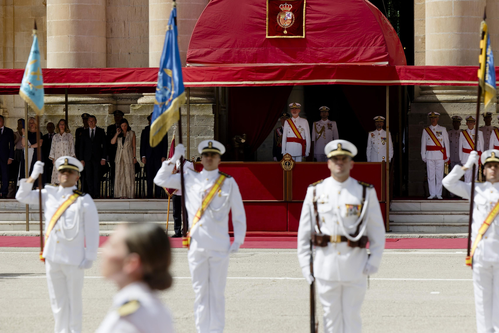 Imágenes de la entrega de los Reales Despachos presidida por  El Rey Felipe VI en San Fernando.