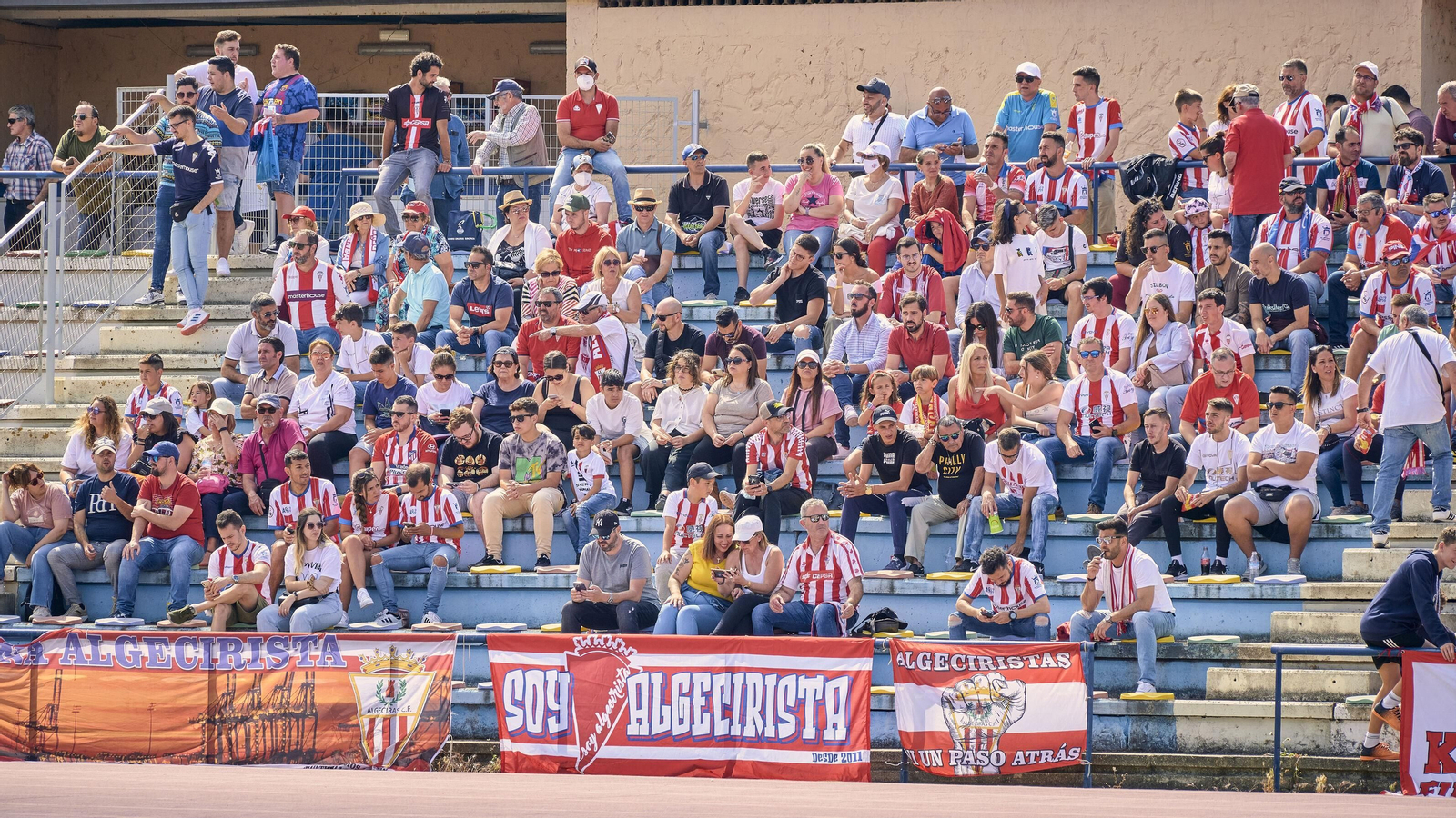 Las fotos de la afición del Algeciras en San Fernando
