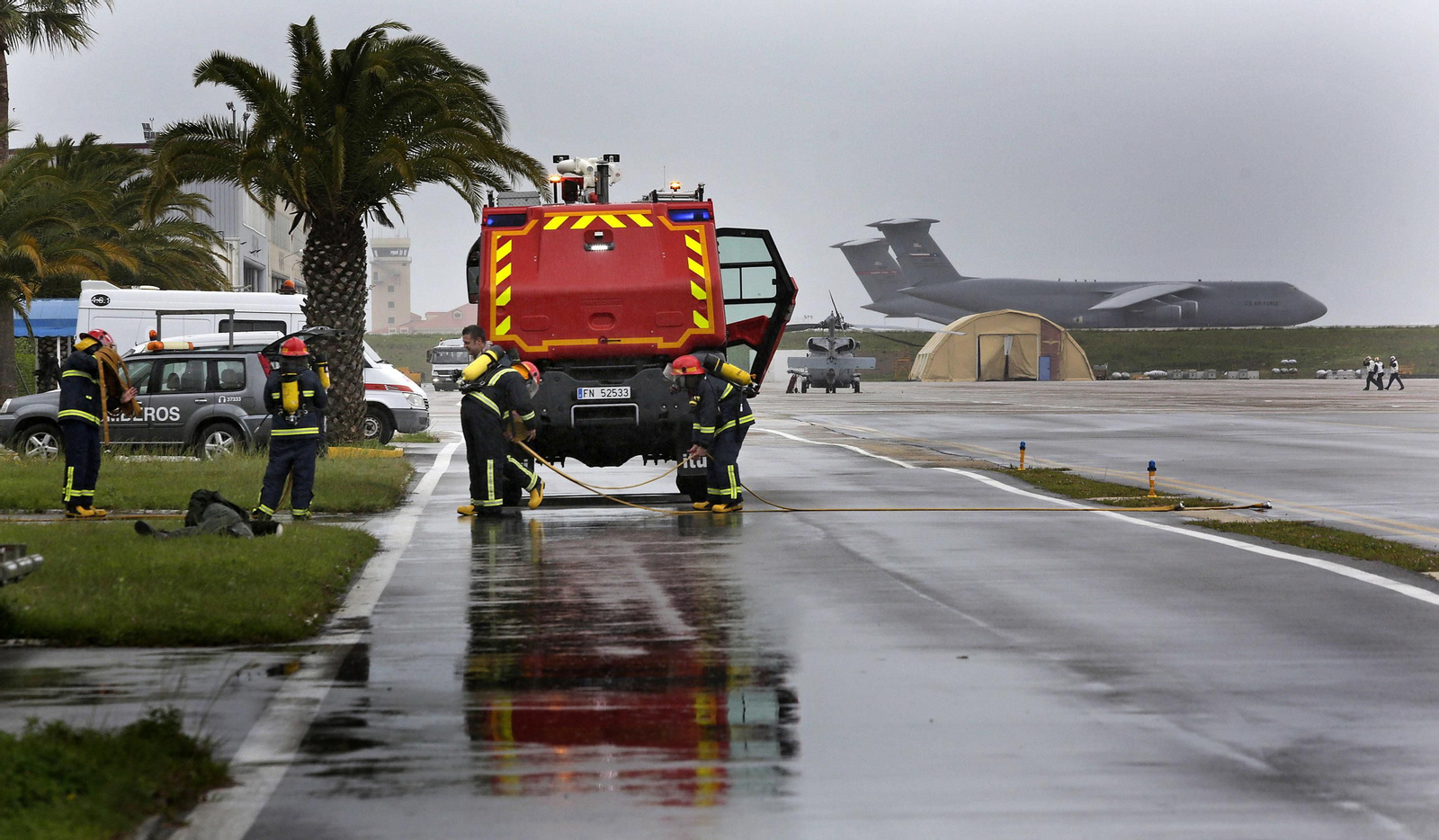 Así se preparan los bomberos de la Base de Rota