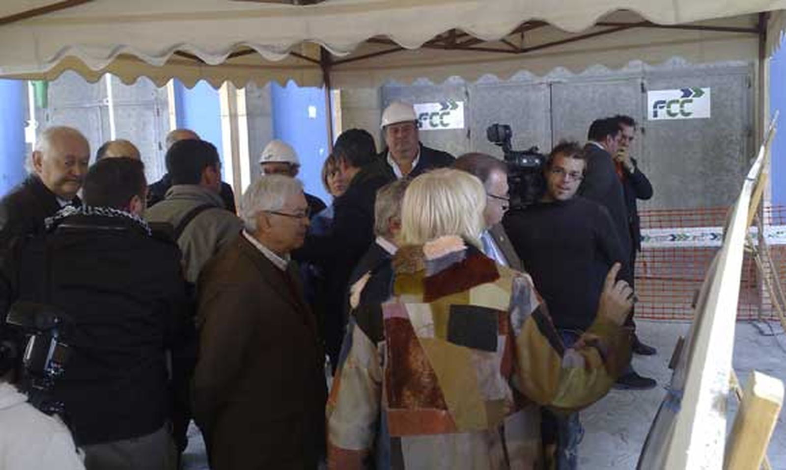 Comienza el derribo de la Tribuna del Carranza