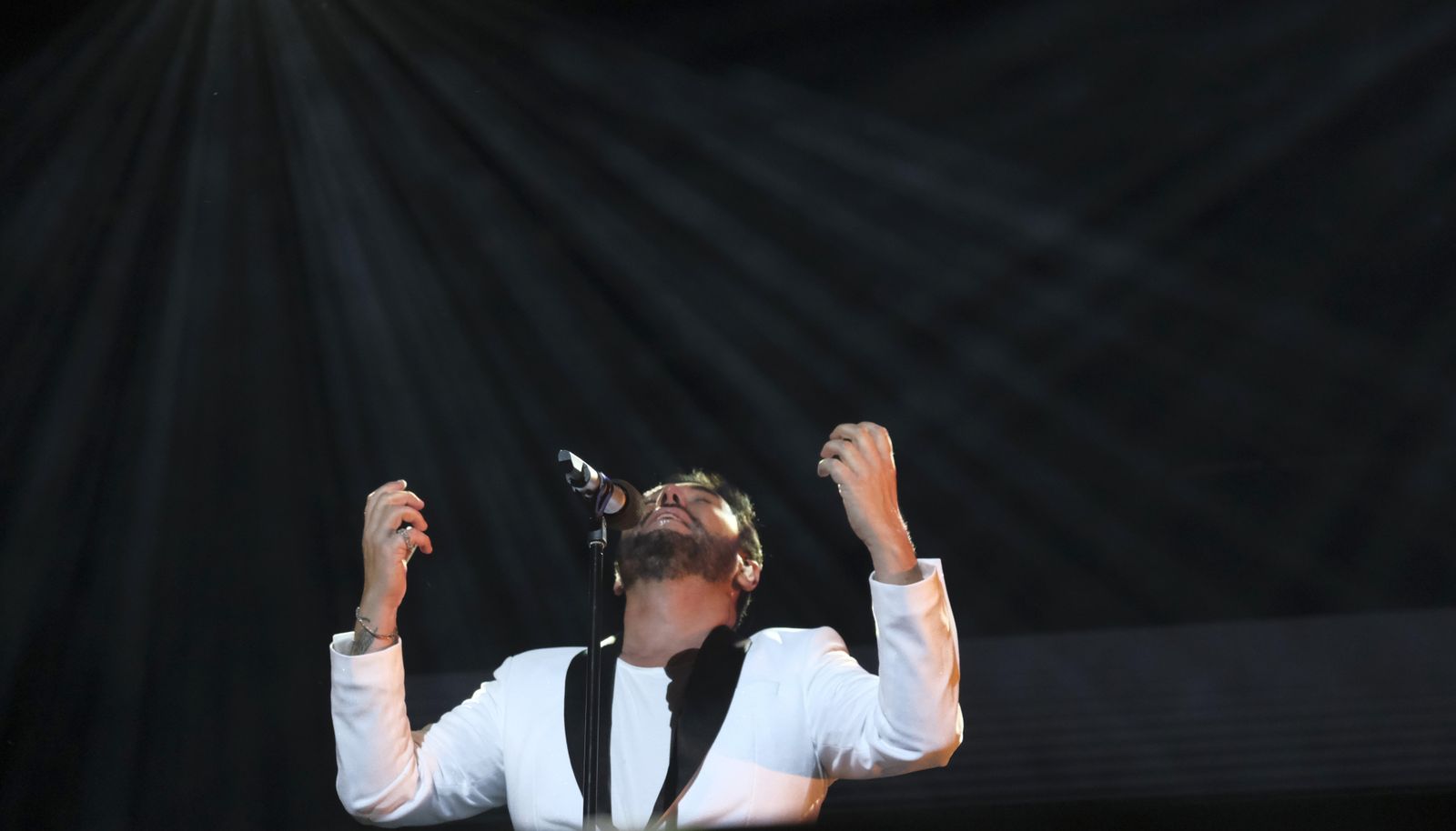 El concierto de Miguel Poveda en Córdoba, en imágenes