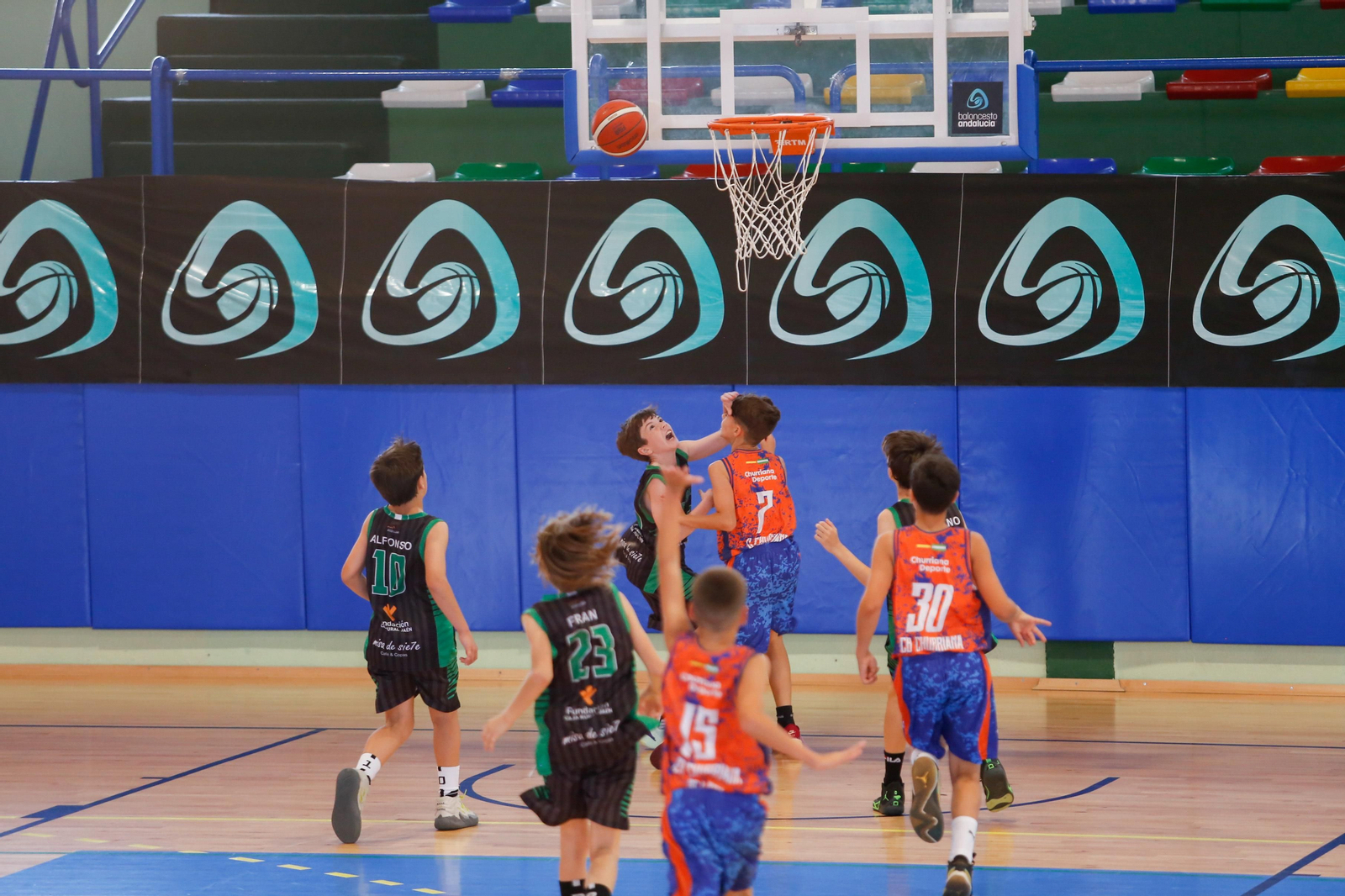 Las fotos de la tercera jornada del Cadeba mini masculino de La Linea
