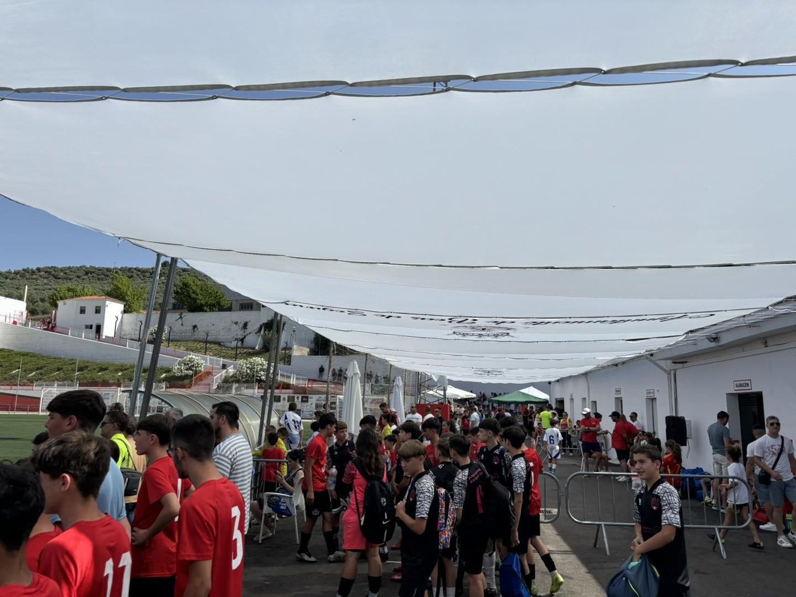 En imágenes: convivencia y cantera en el Torneo Internacional de fútbol base 'Ciudad de Beas'