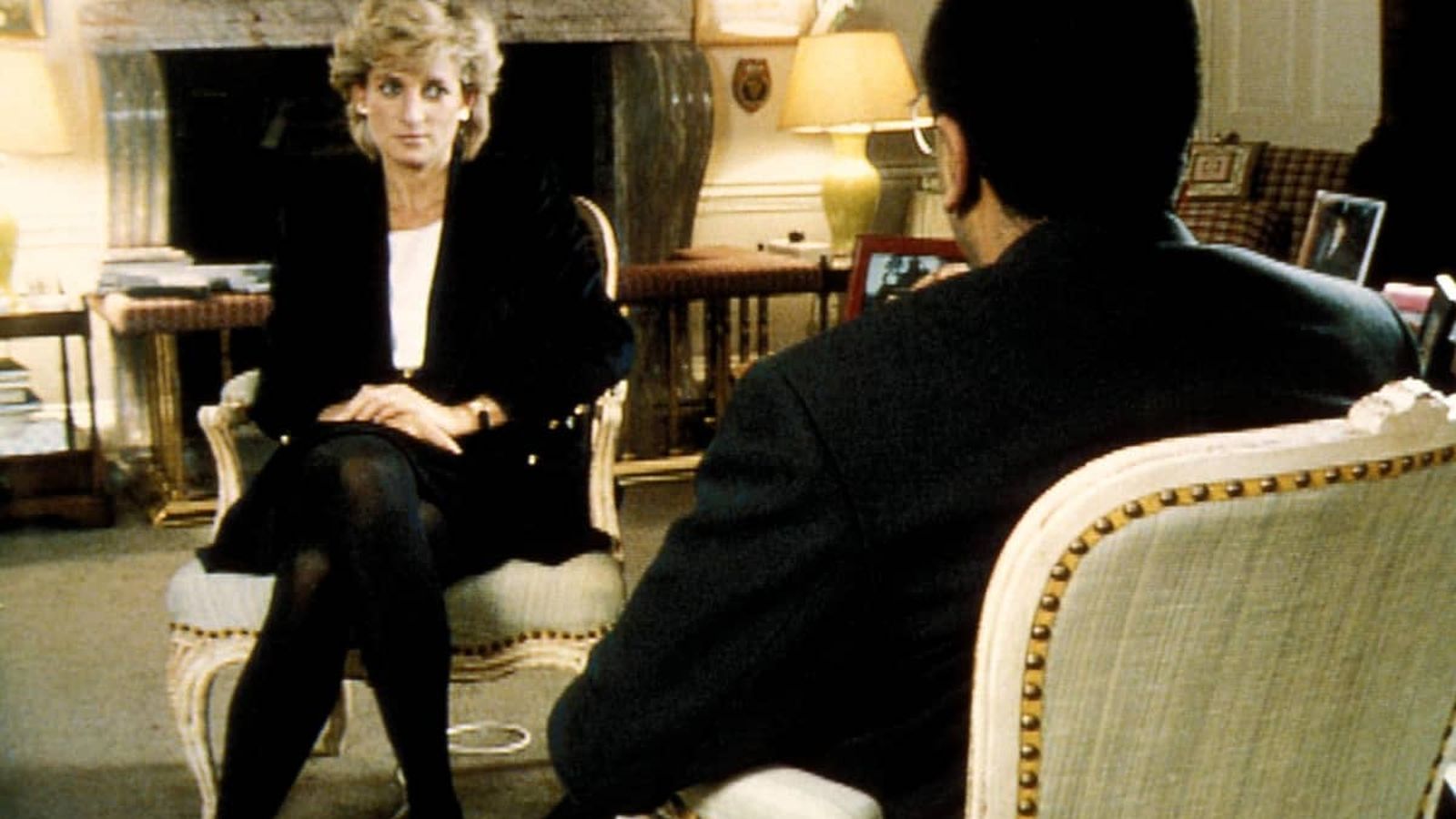 Secuencia de la polémica entrevista de Diana de Gales en 1995 con Martin Bashir.