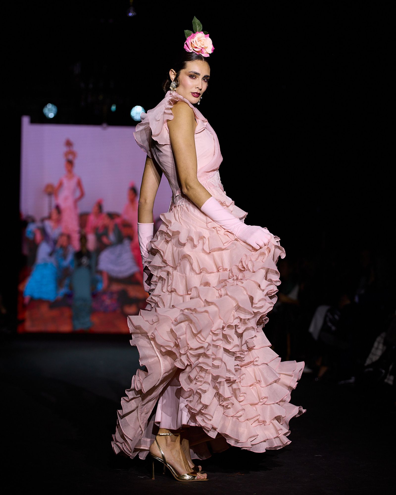 El desfile de flamenca Pol Núñez en We Love Flamenco 2026, todas las fotos