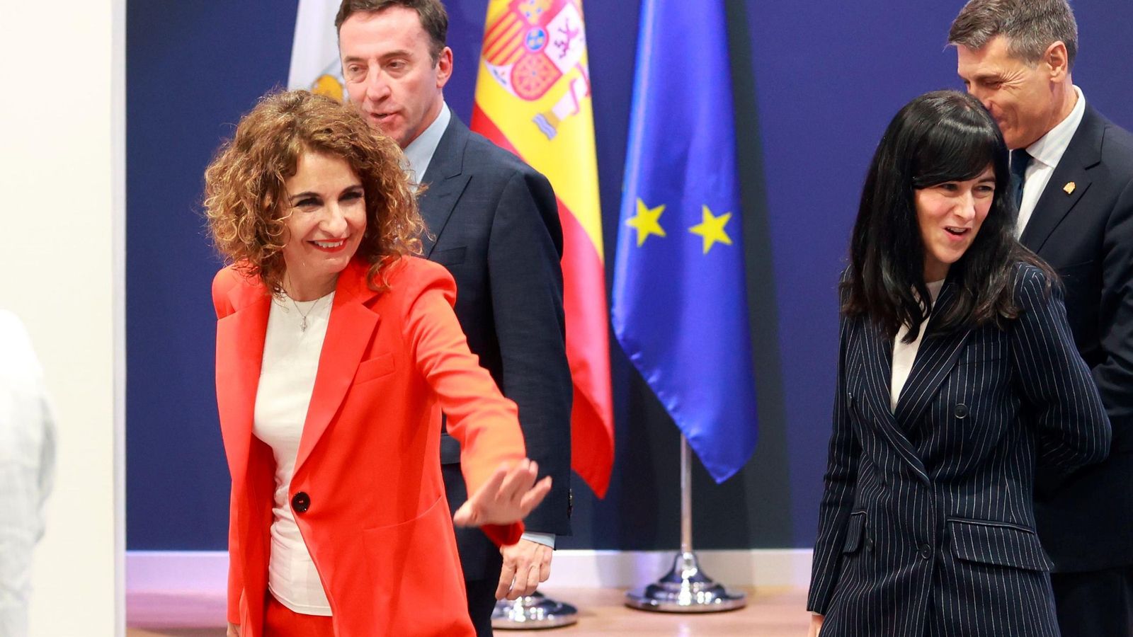 María Jesús Montero, junto a la actual presidenta de la SEPI, Belén Gualda