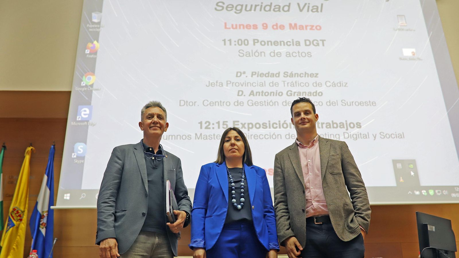 Juan José Mier-Terán, Piedad Sánchez y Antonio Granado, en el salón de la actos del Campus.