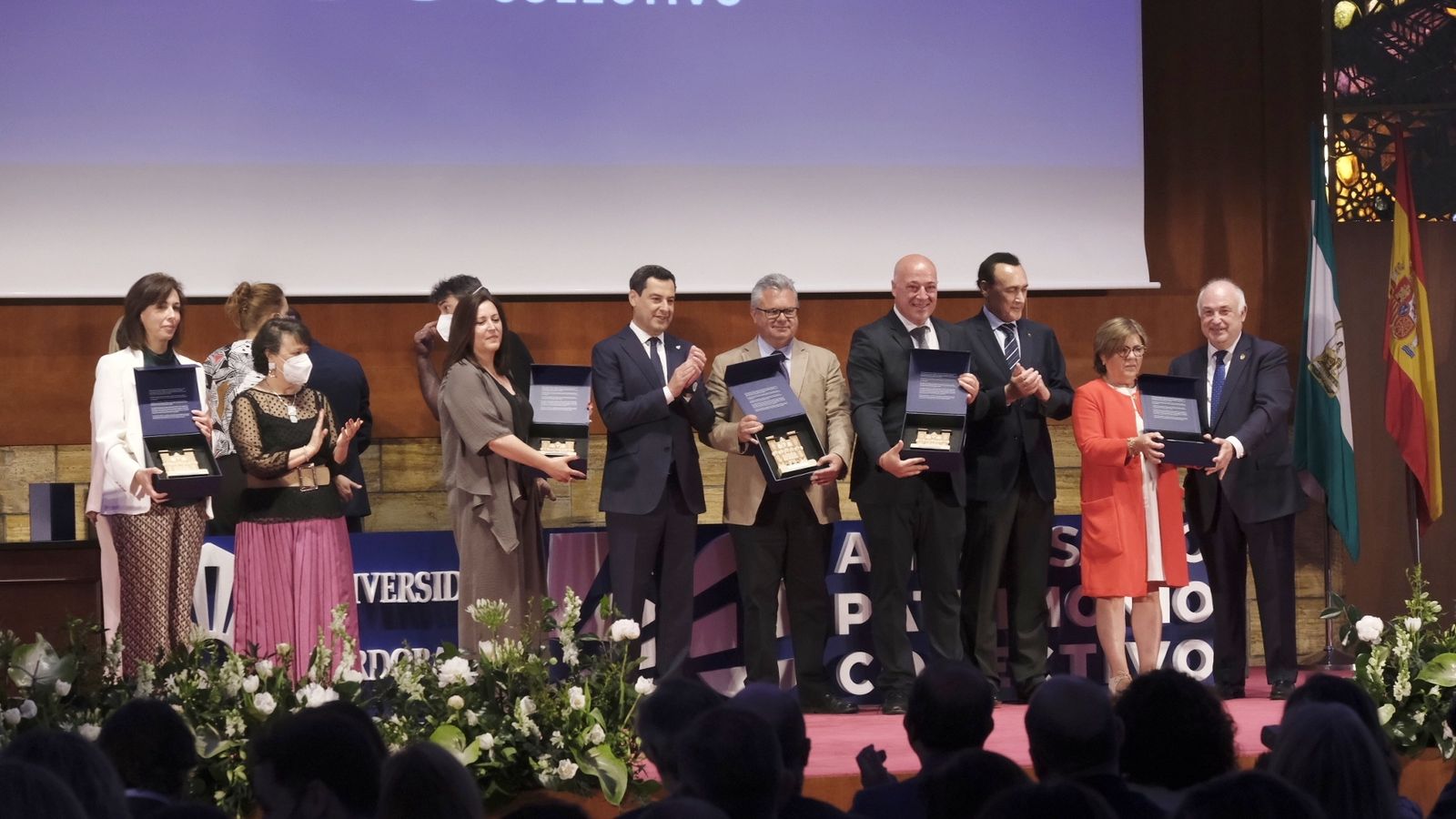 La UCO entrega distinciones  varios municipios de la provincia.