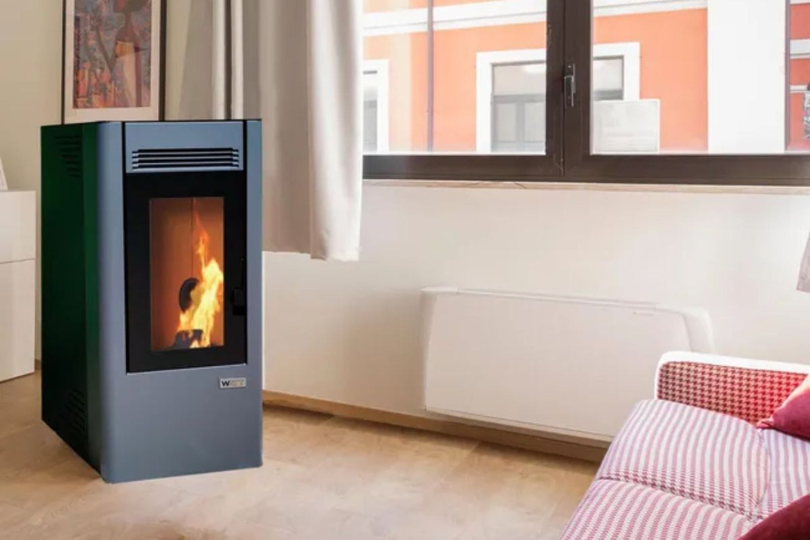 Mantén cálido tu hogar de la forma más sostenible con esta estufa de pellet: ¡ahora tiene 450€ de descuento en Leroy Merlin!