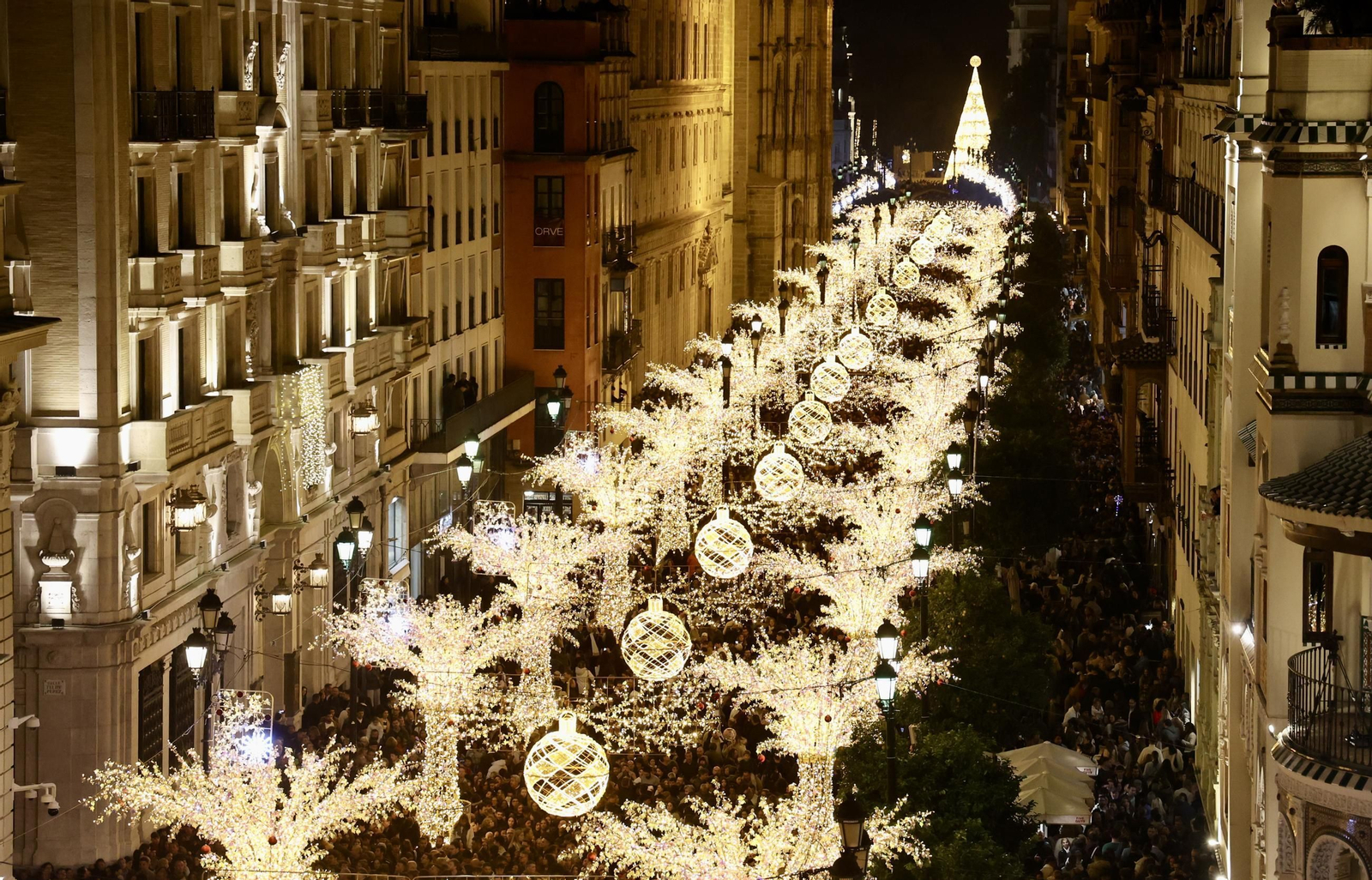Sevilla, iluminada por Navidad: un recorrido por sus calles