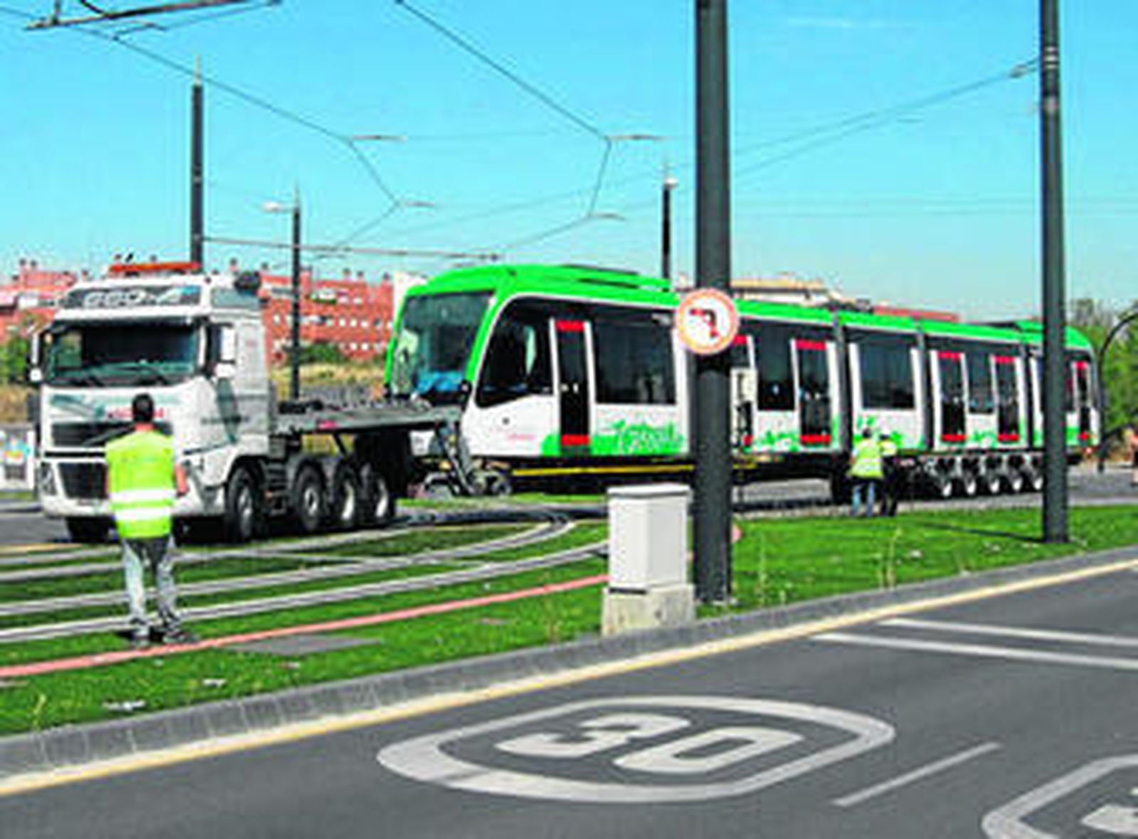 Llegada de la novena unidad del Metro a la capital el pasado 24 de junio.
