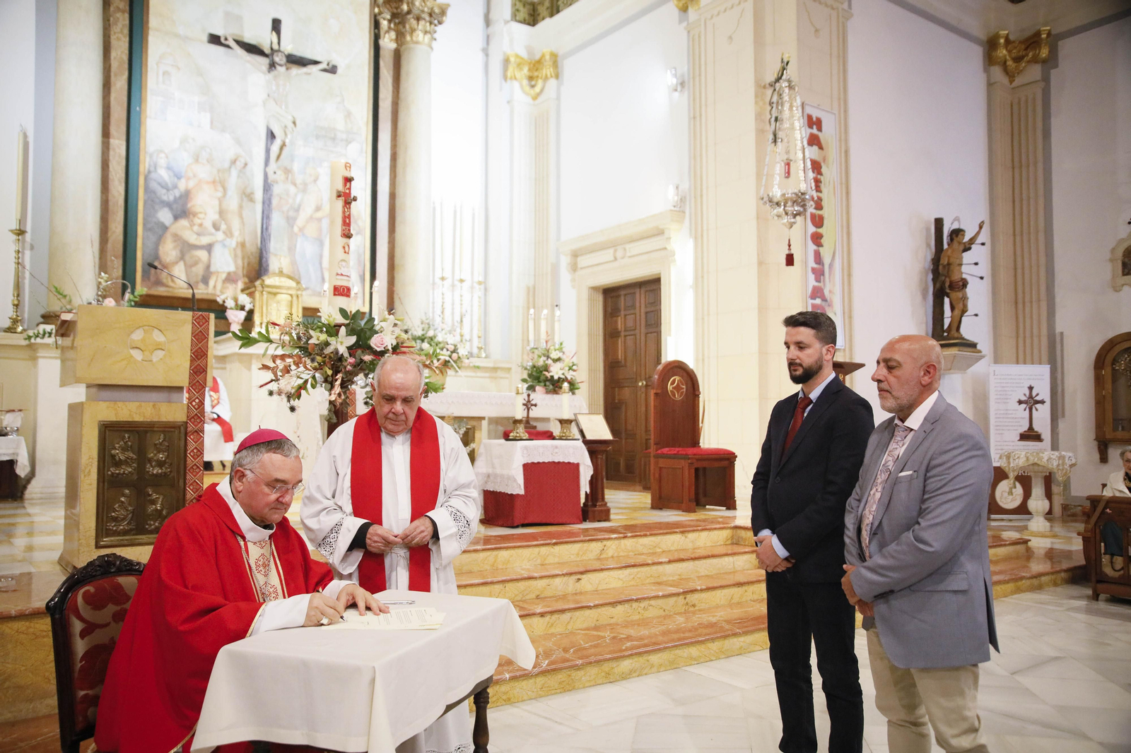 Así fue el Lignum Crucis en la Iglesia San Sebastián, en imágenes