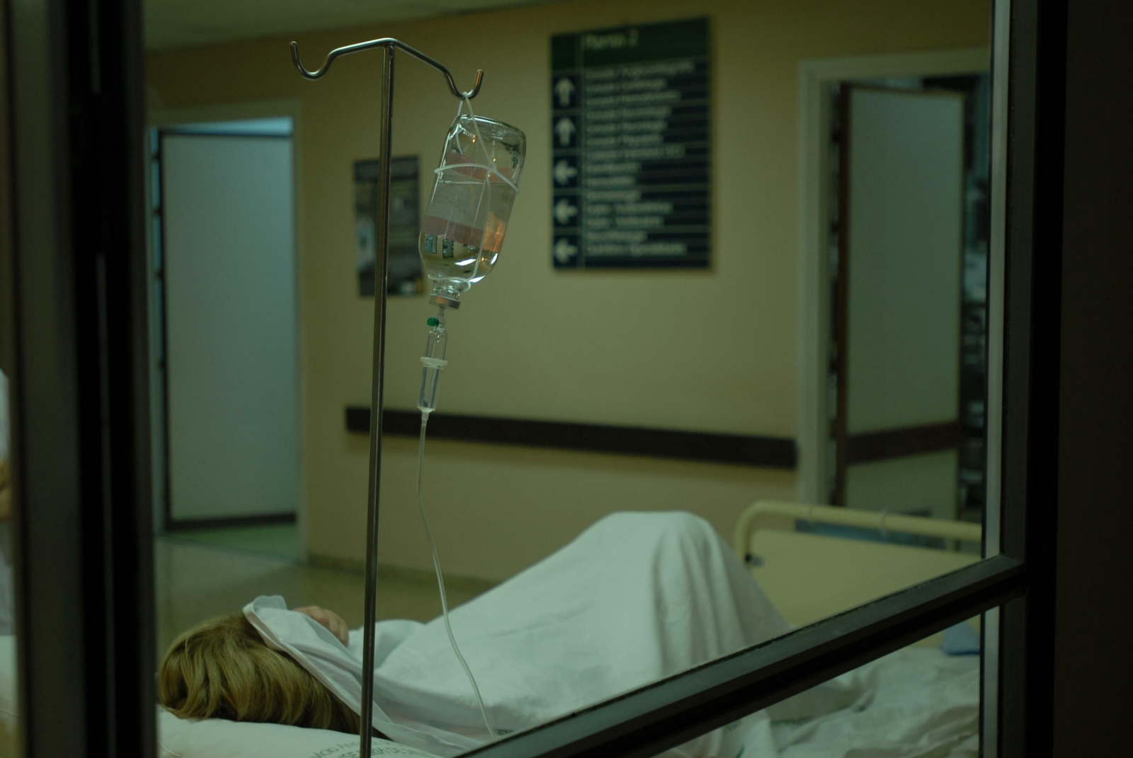 Una enferma en un centro sanitario.