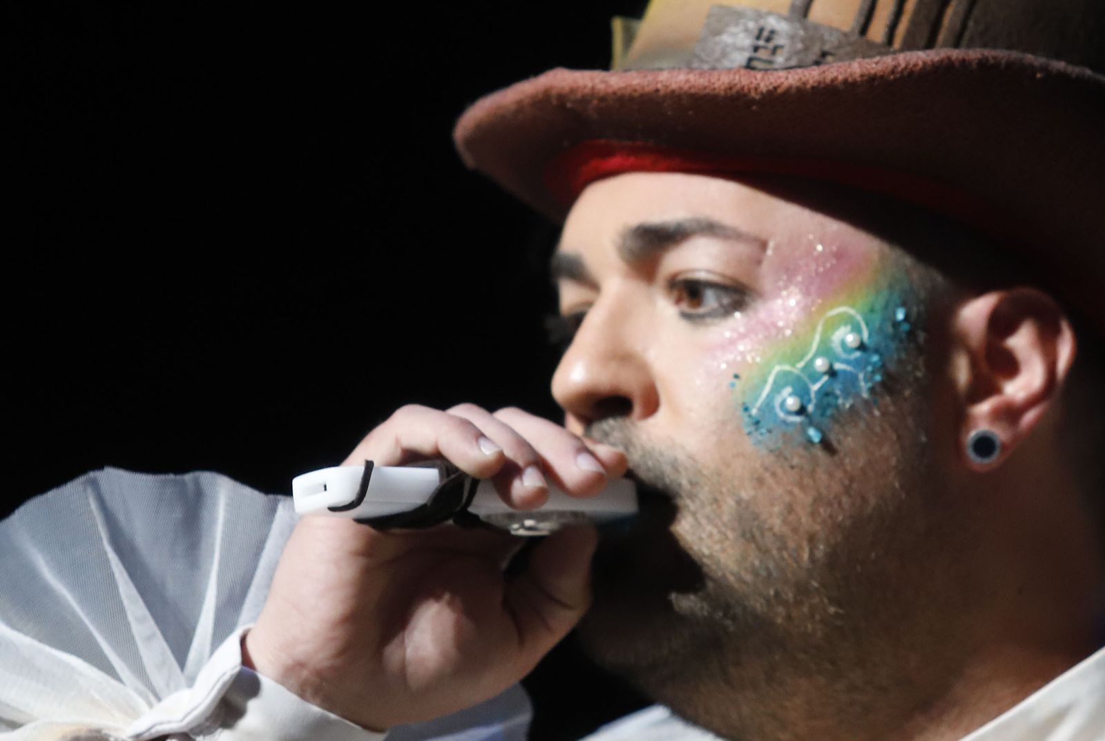 Imágenes de la actuación de la comparsa de Cádiz Los Piraos en el Carnaval Colombino