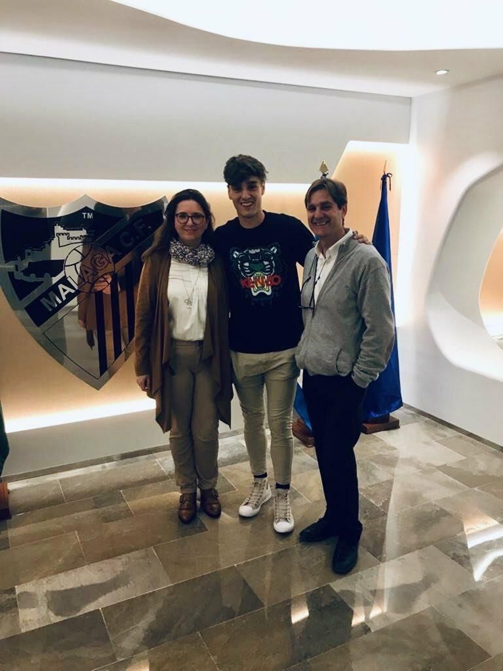 César Llopis, en las instalaciones del Málaga, tras firmar su renovación