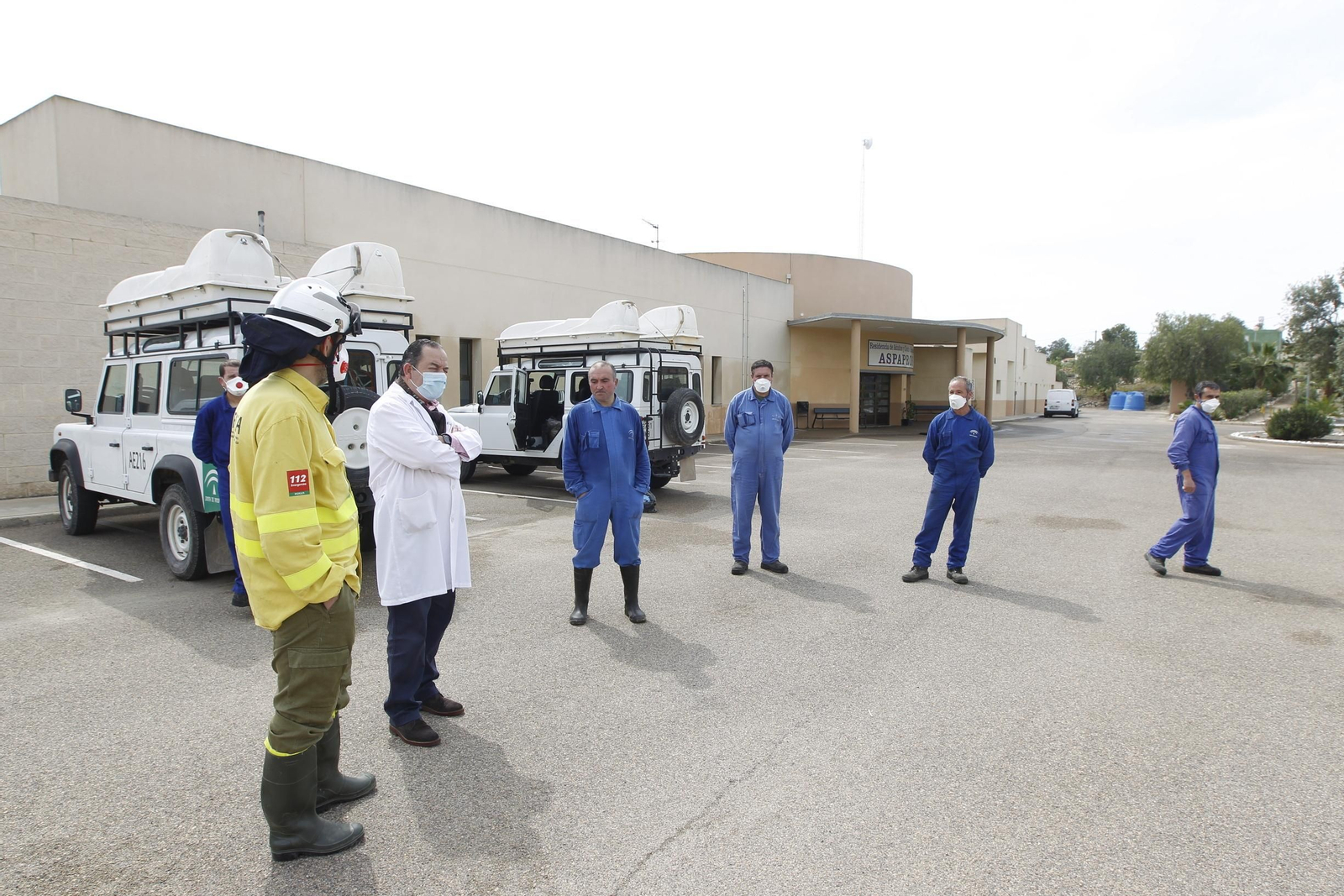 Fotogalería actuación INFOCA y UME por el coronavirus en Almería. Covid-19