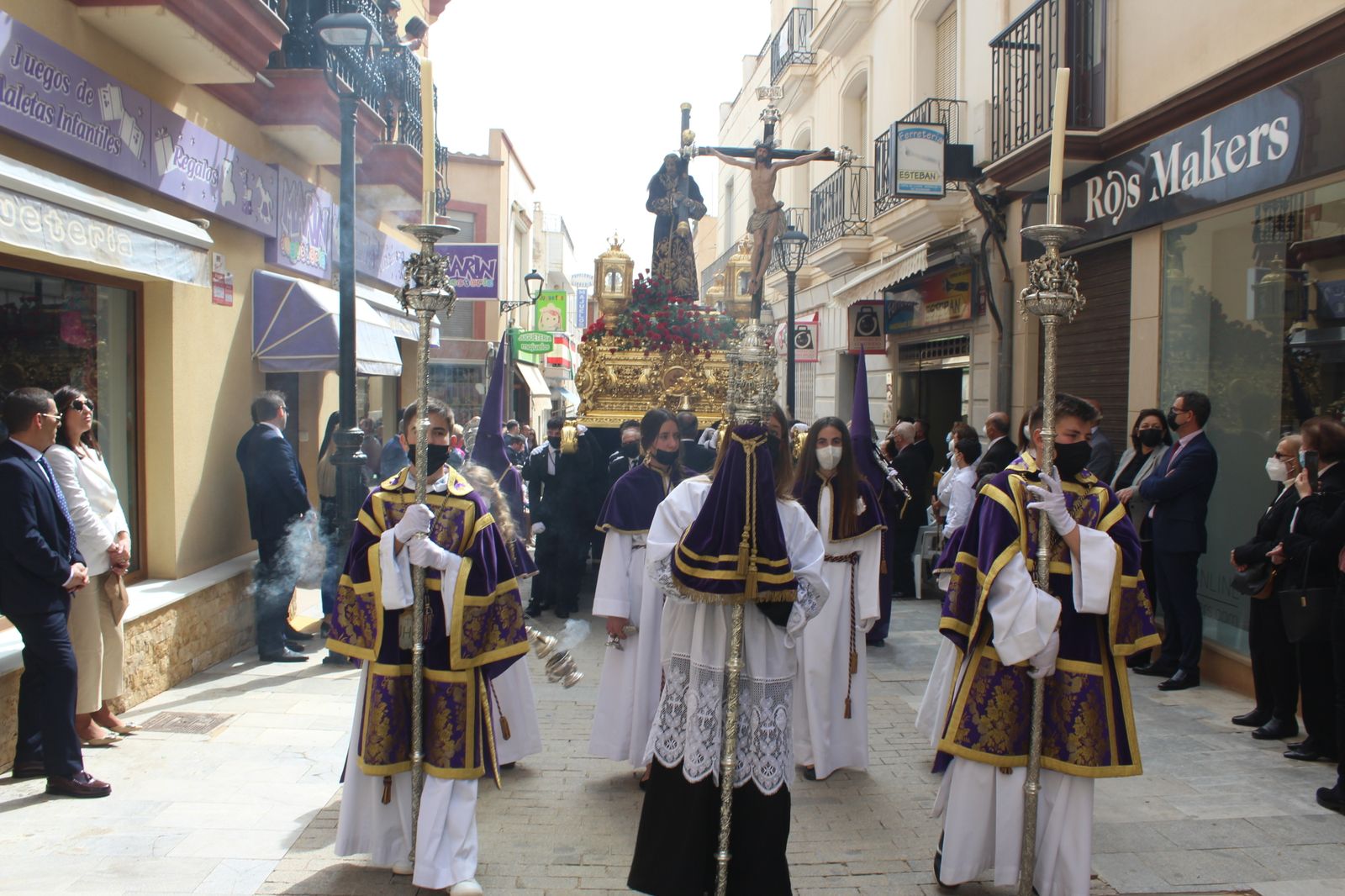 Procesión de la Hermandad de Jesús en Vera, en imágenes