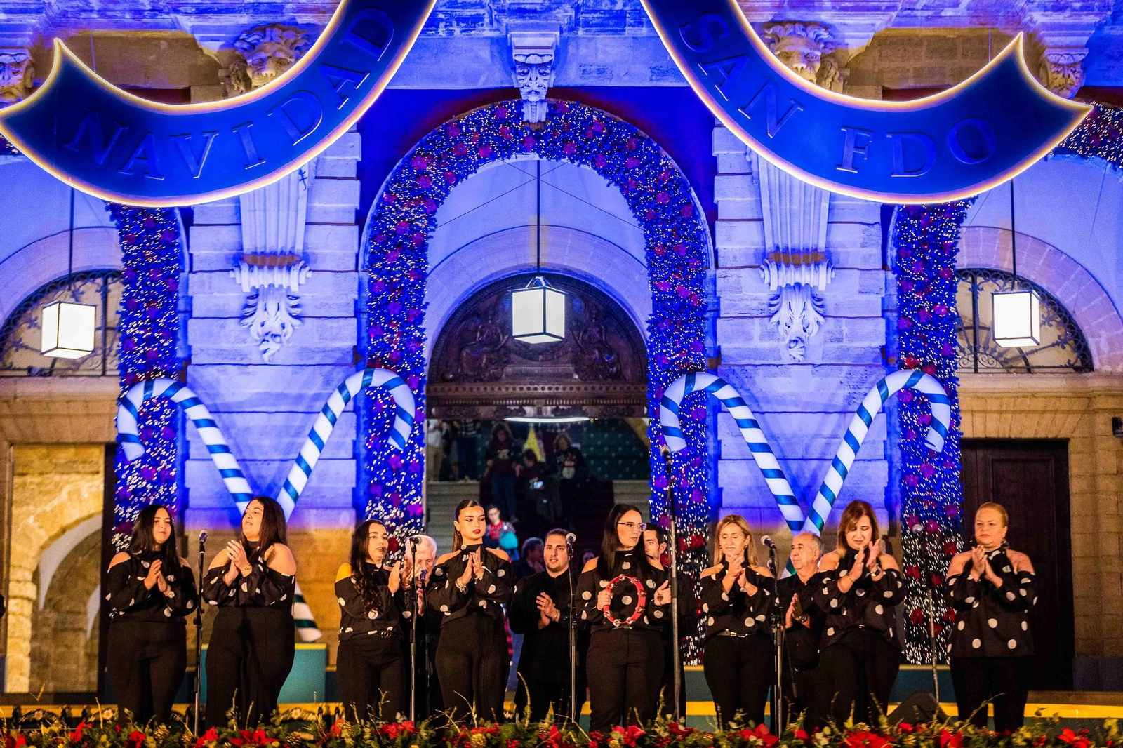 El concurso de coros de campanilleros ambienta la Navidad en San Fernando