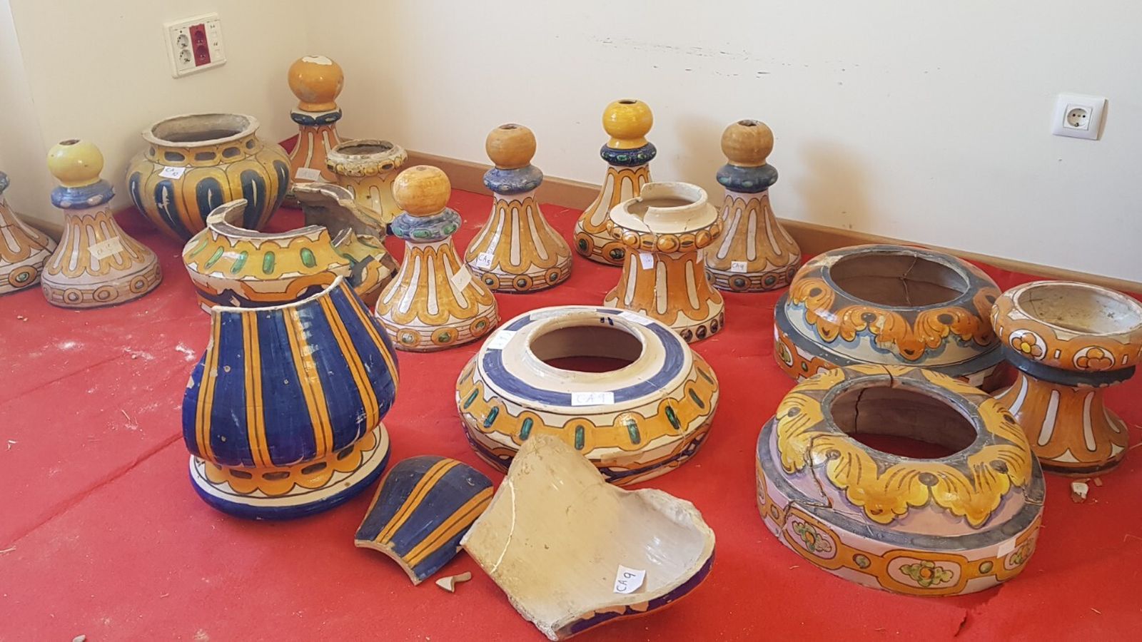 Algunos de los materiales a restaurar.