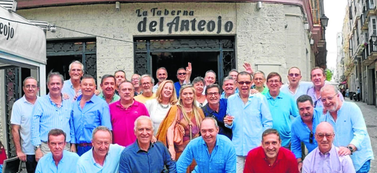 Carlos Aranda, José María Calandria, Jesús Canueto, Andrés Cebriá, Alejandro Estévez, Francisco José Trujillo, Ricardo Fernández, José Ferradans, Antonio Galindo, Juan Carlos Gilabert, Ramón Goenechea, Juan Luis Gómez Martín, Laureano González, Ramón Hernández, Regla Hermoso,  Luis Jiménez, José Miguel Lacave, José Laveria, Nicolás Lucero, Miguel Macías, José Manuel Montesinos, Francisco  Orgambides, Pilar Pérez Avivar,  Antonio Pino, Alfonso Rodríguez Braza, María José Rodríguez, Luis Rodríguez Ferro, Eusebio Rocha, Juan Manuel y Ramón Romero, Juan Luis Sancho y Clifford Wait.