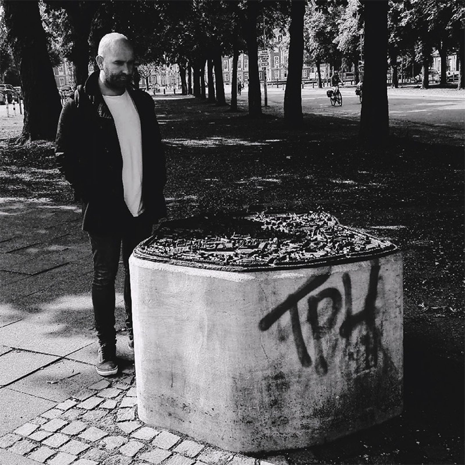 Una imagen del artista Roberto Urbano