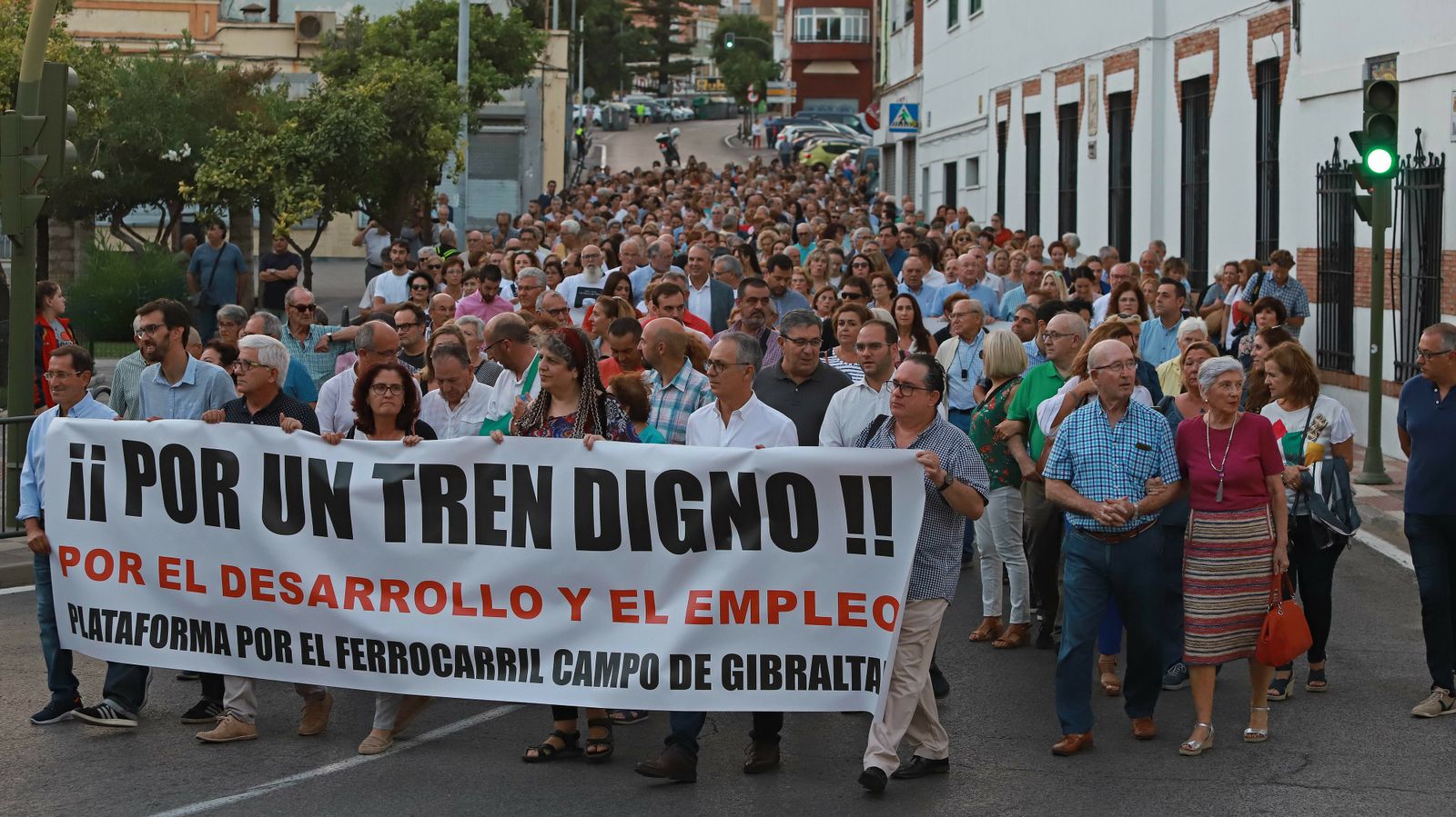 Las mejores fotos de la manifestación por el tren en el Campo de Gibraltar
