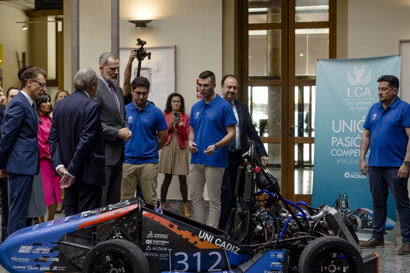 El rey Felipe VI visita Cádiz con motivo de la entrega del Premio Princesa de Girona Social 2024.