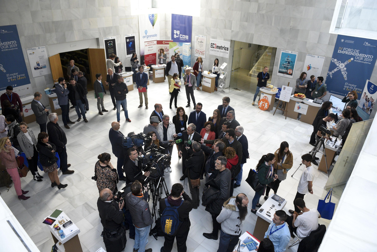 La Confederación Granadina de Empresarios luce expositores con futuros empresarios