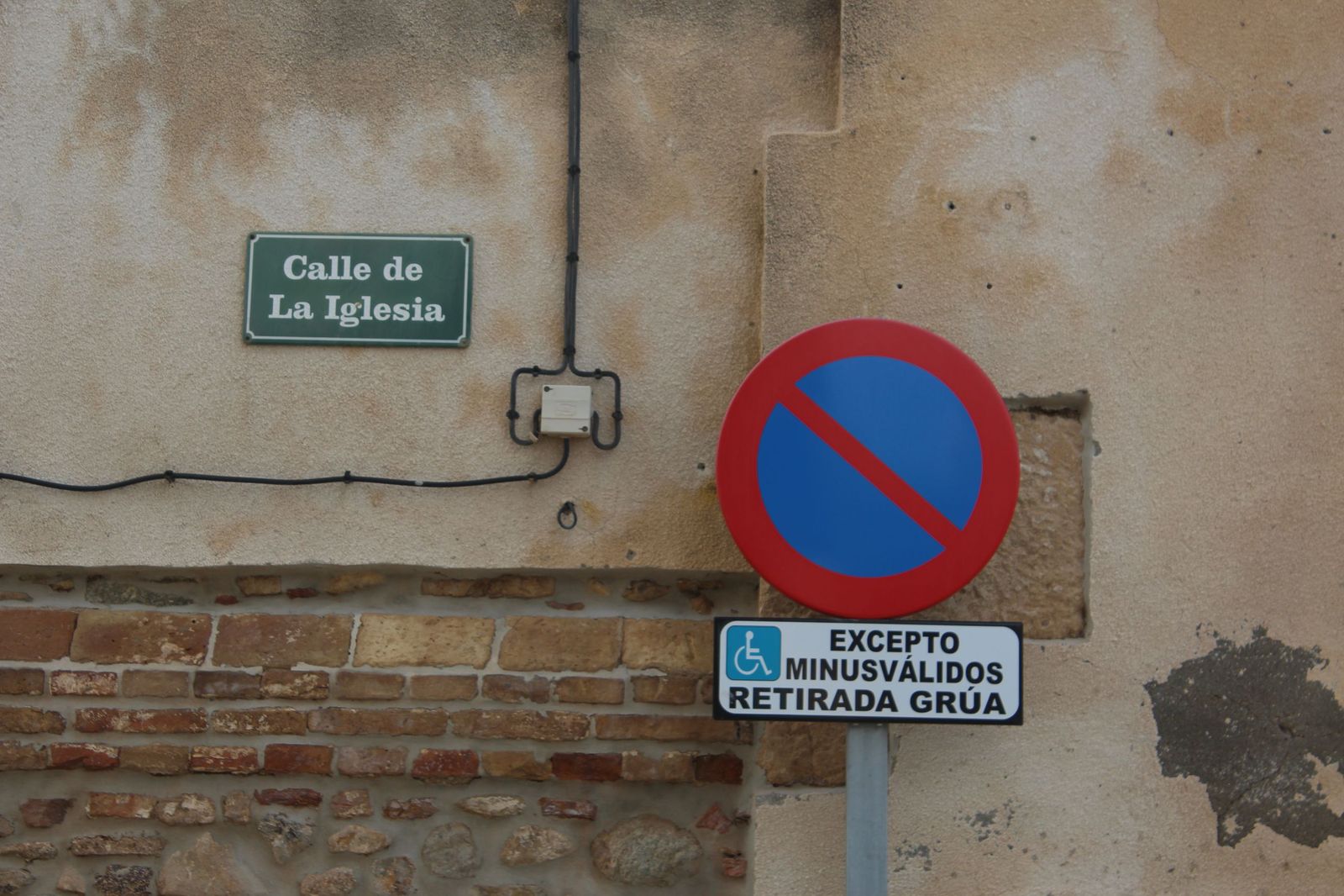 La calle de la Iglesia en Antas.