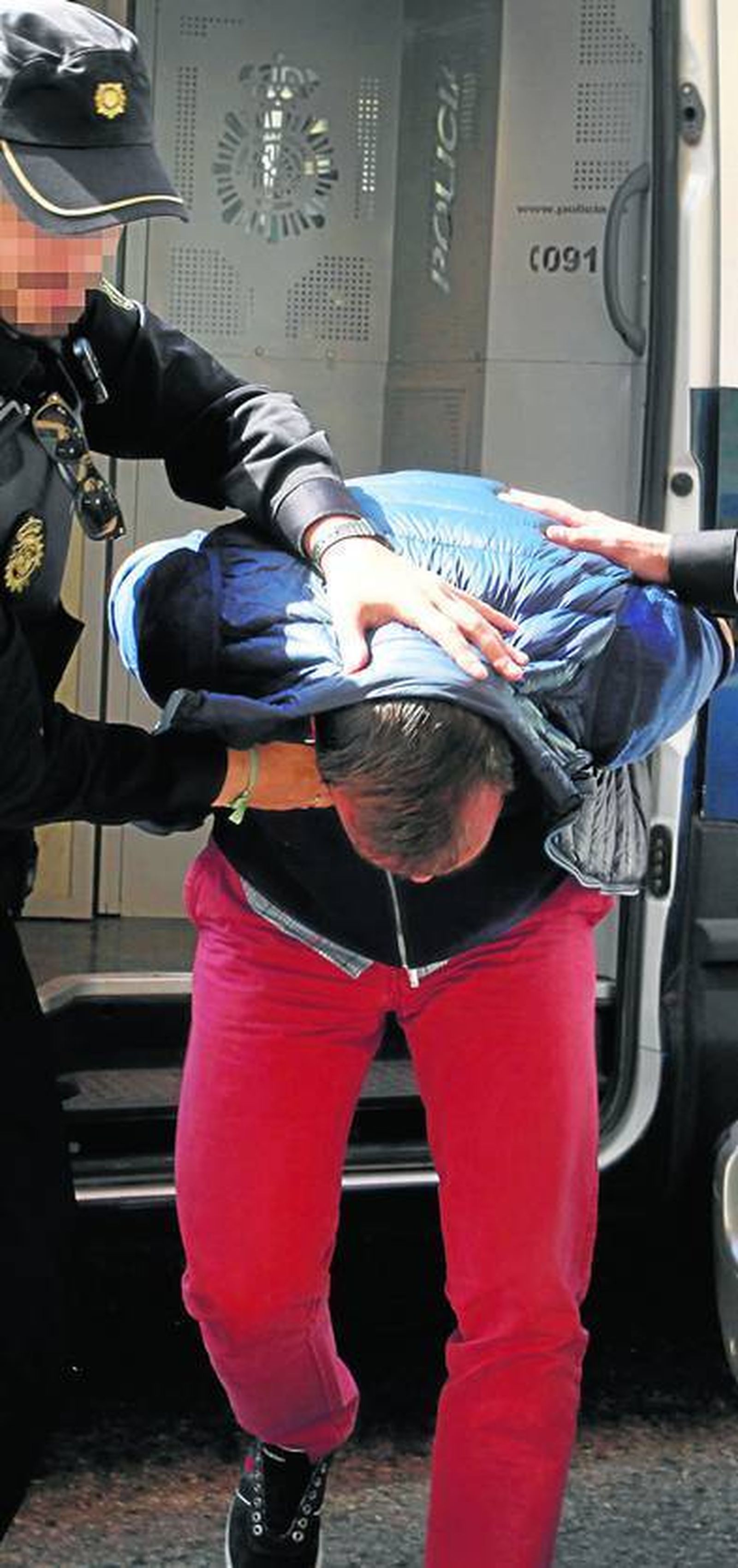 A cuerpo de reyCuatro horas de impunidad para cometer el robo del siglo en Cádiz