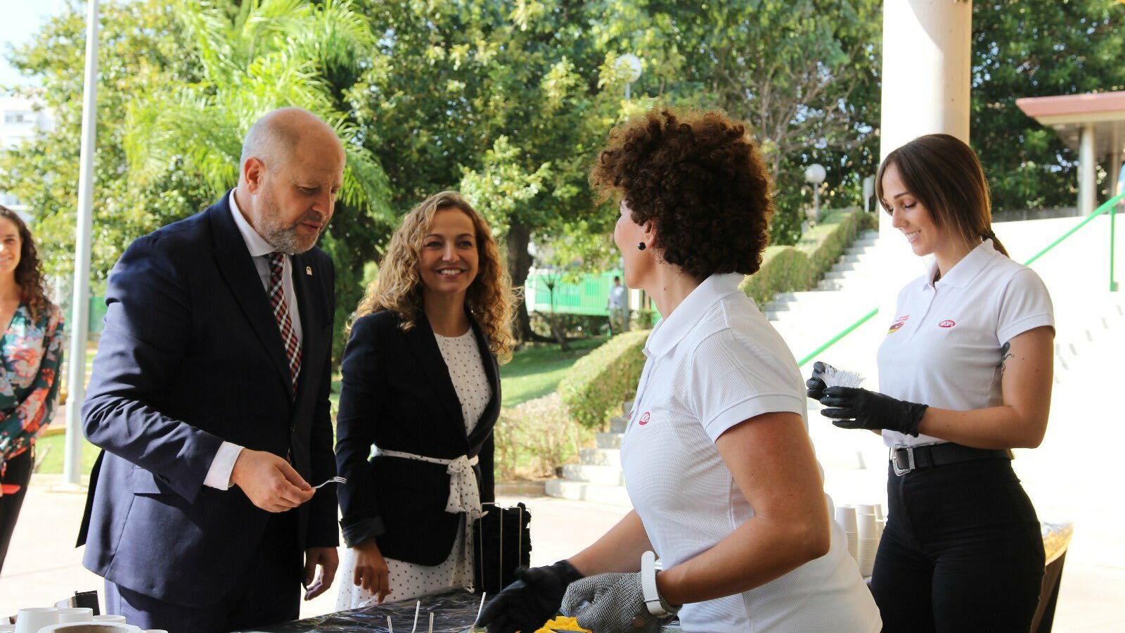 Escrivá con el consejero de Educación y Deportes, Francisc Javier Imbroda.