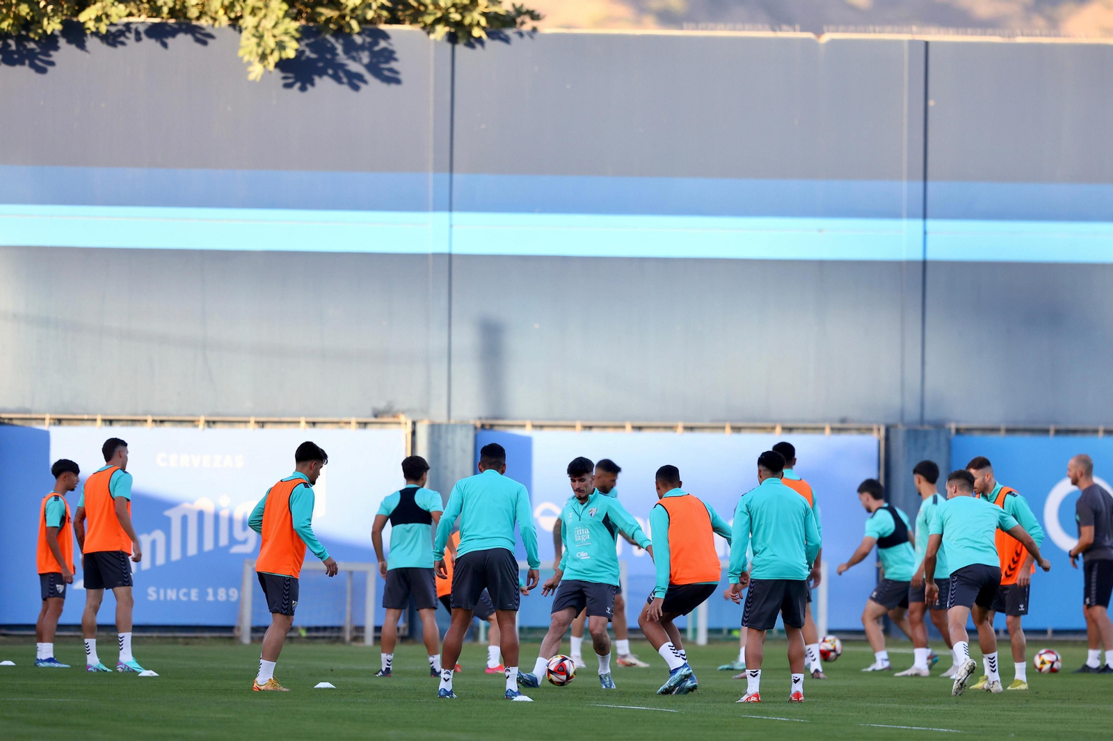 El Málaga CF da los últimos pespuntes antes de recibir al Córdoba