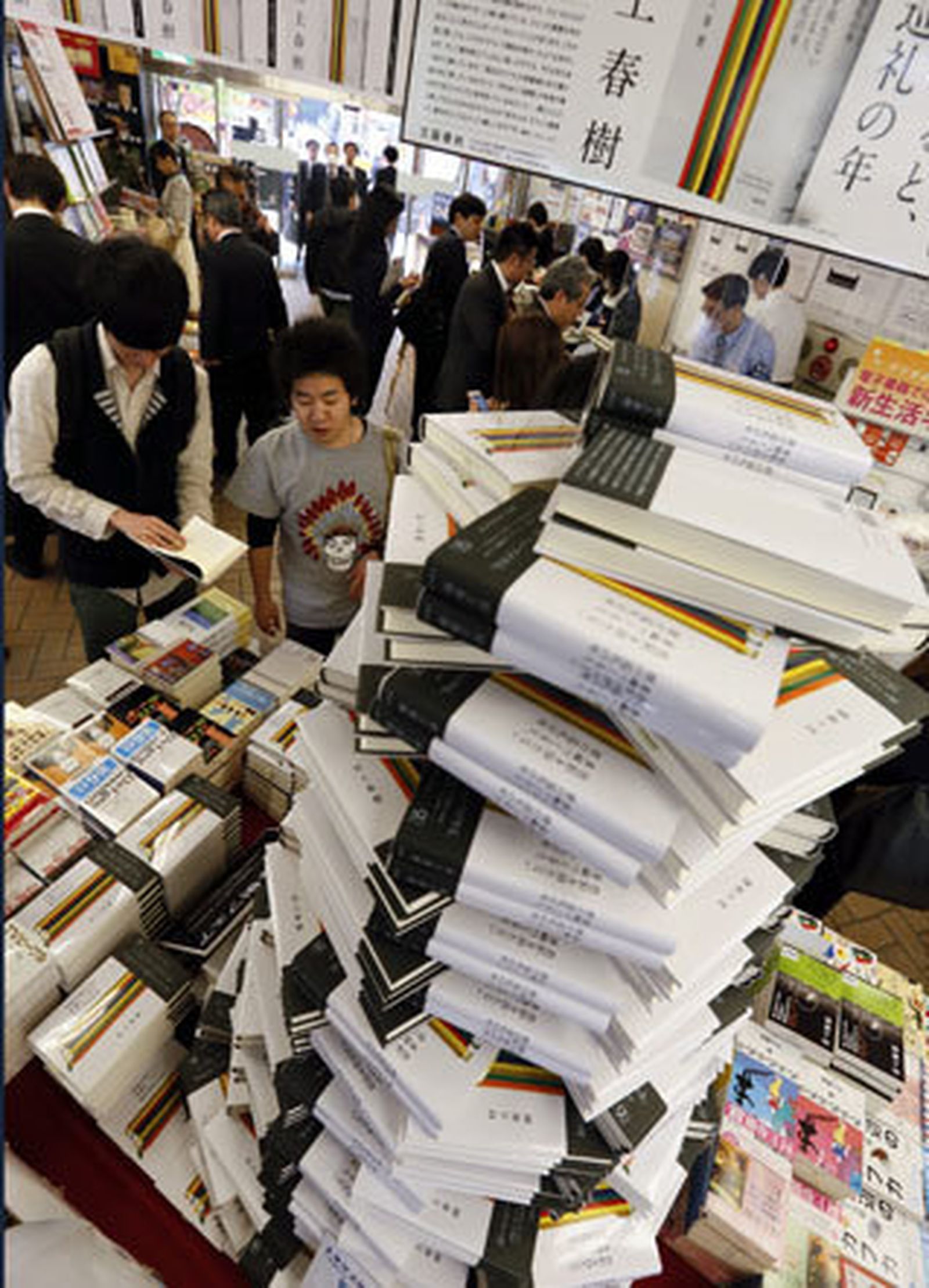 Japón recibe con entusiasmo la nueva novela de Murakami