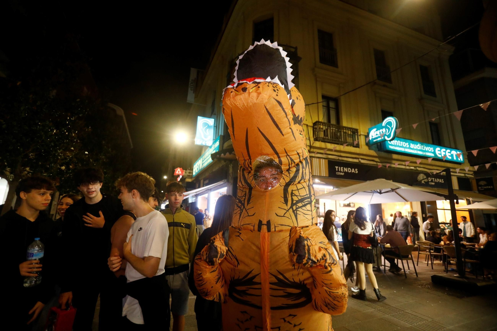 Halloween llena las calles de Córdoba de terror y mucha fiesta