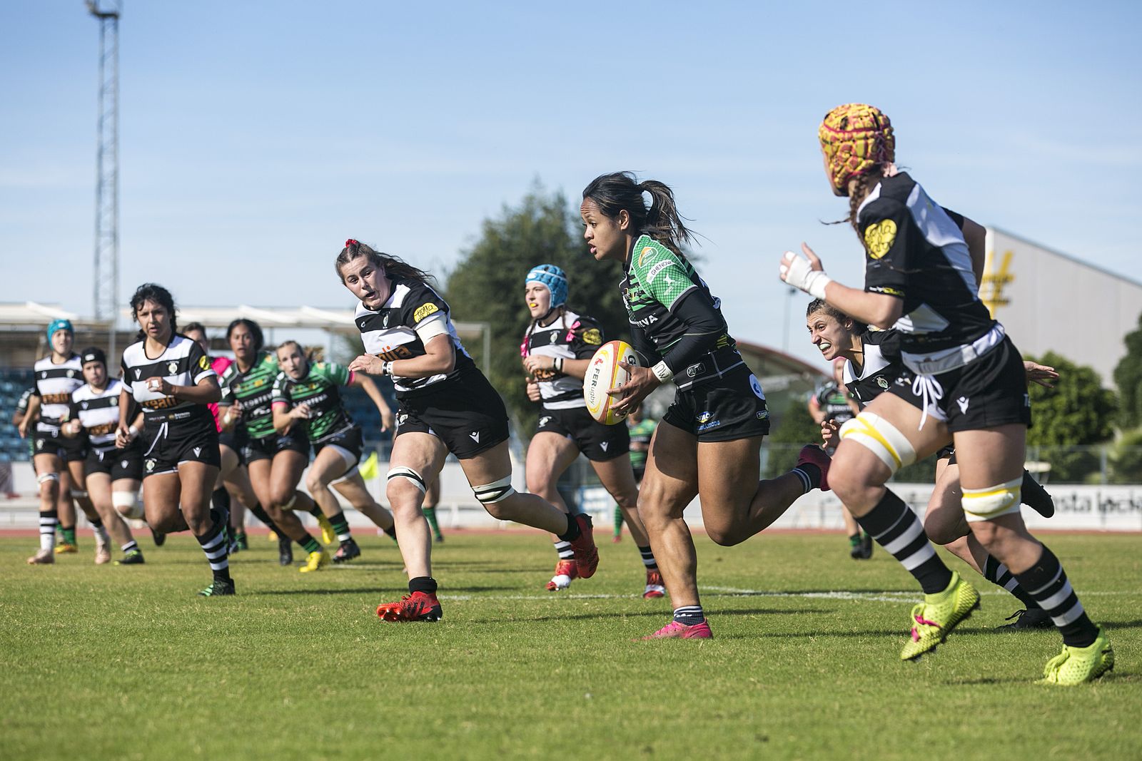 Lavinia creando ventaja.