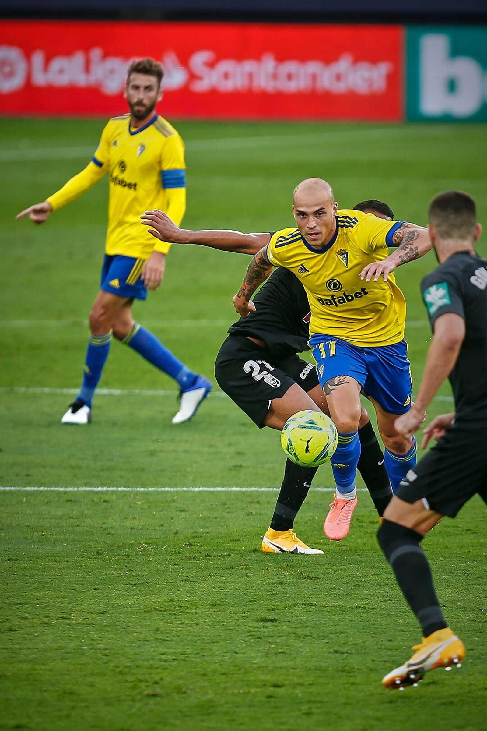 Partido de fútbol Cádiz CF - Granada Partido de fútbol Cádiz CF - Granada