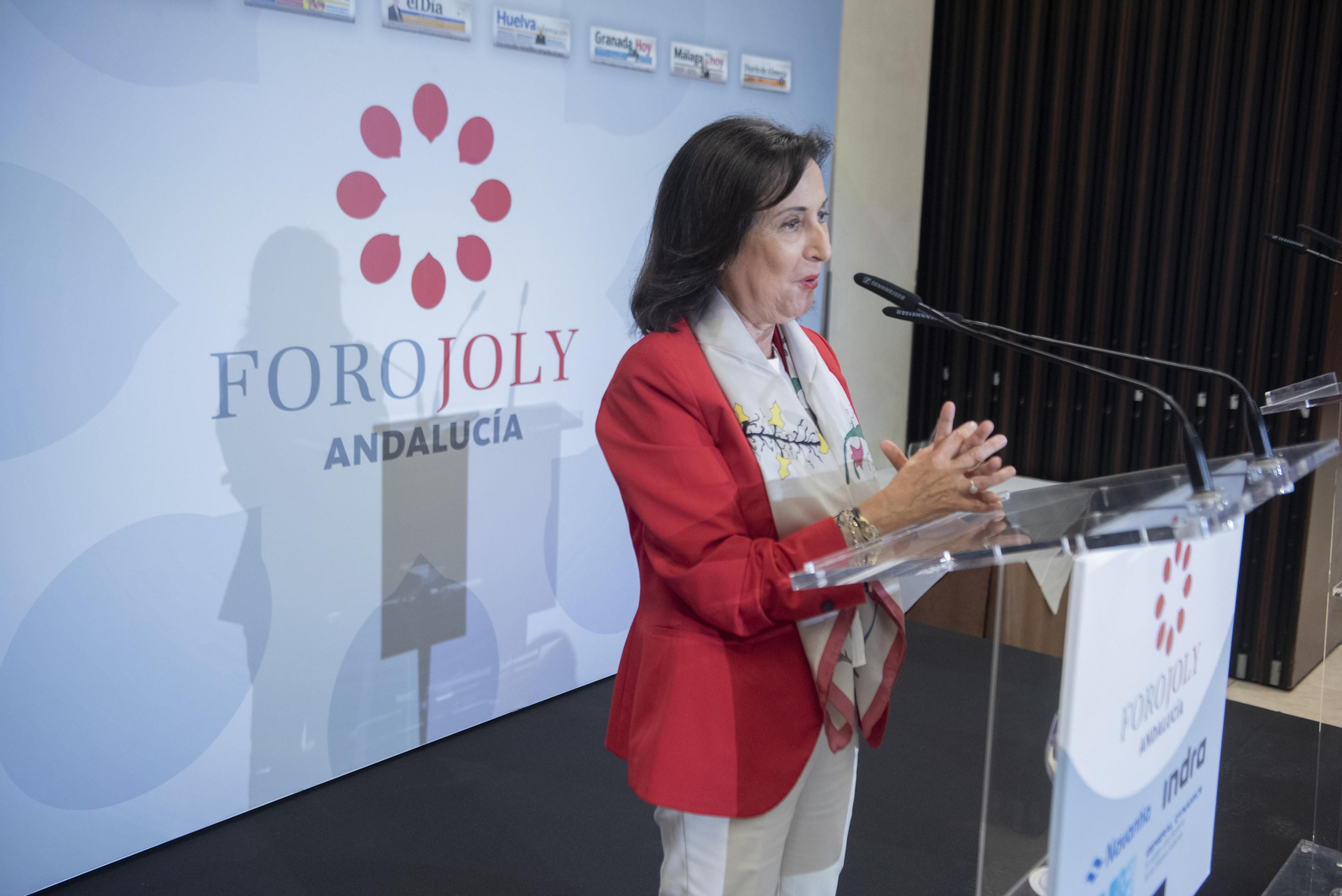 Las imágenes del Foro Joly con la Ministra de Defensa, Margarita Robles