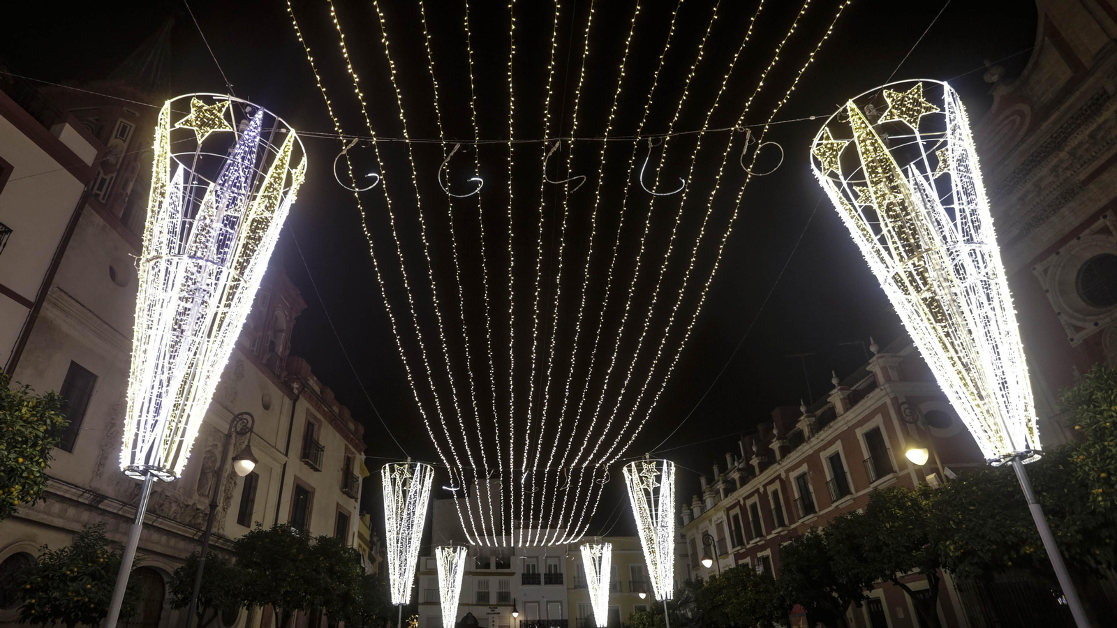 Las imágenes del encendido de las luces de navidad en el centro de Sevilla