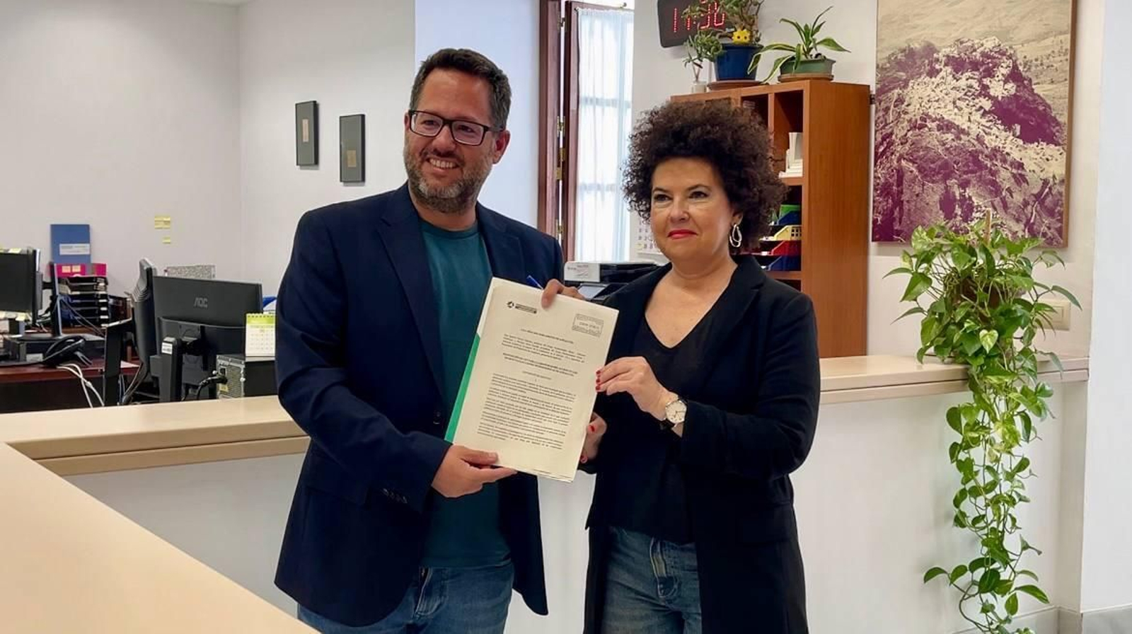 Miembros de Adelante Andalucía en el registro del Parlamento andaluz