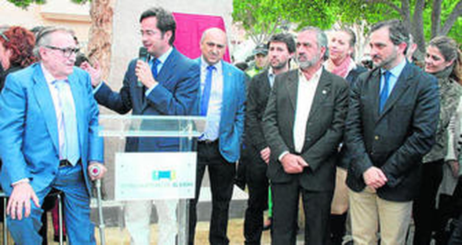 El jueves se descubrió el monolito que desde ahora lleva el nombre del artista.