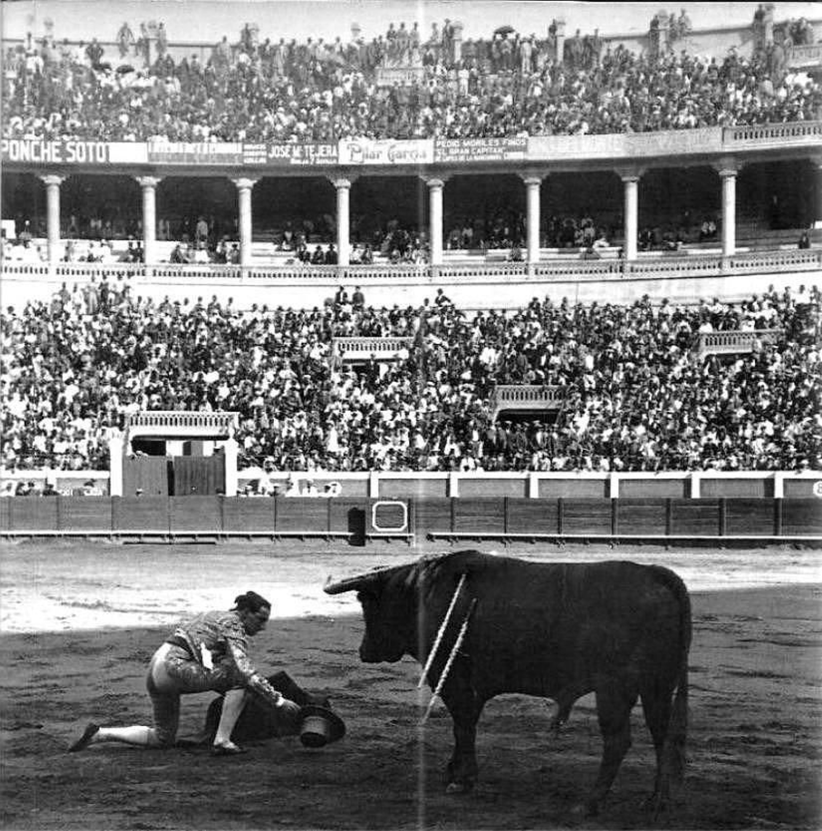 Joselito actuando en la Monumental de Sevilla que él mismo inspiró. Joselito actuando en la Monumental de Sevilla que él mismo inspiró.