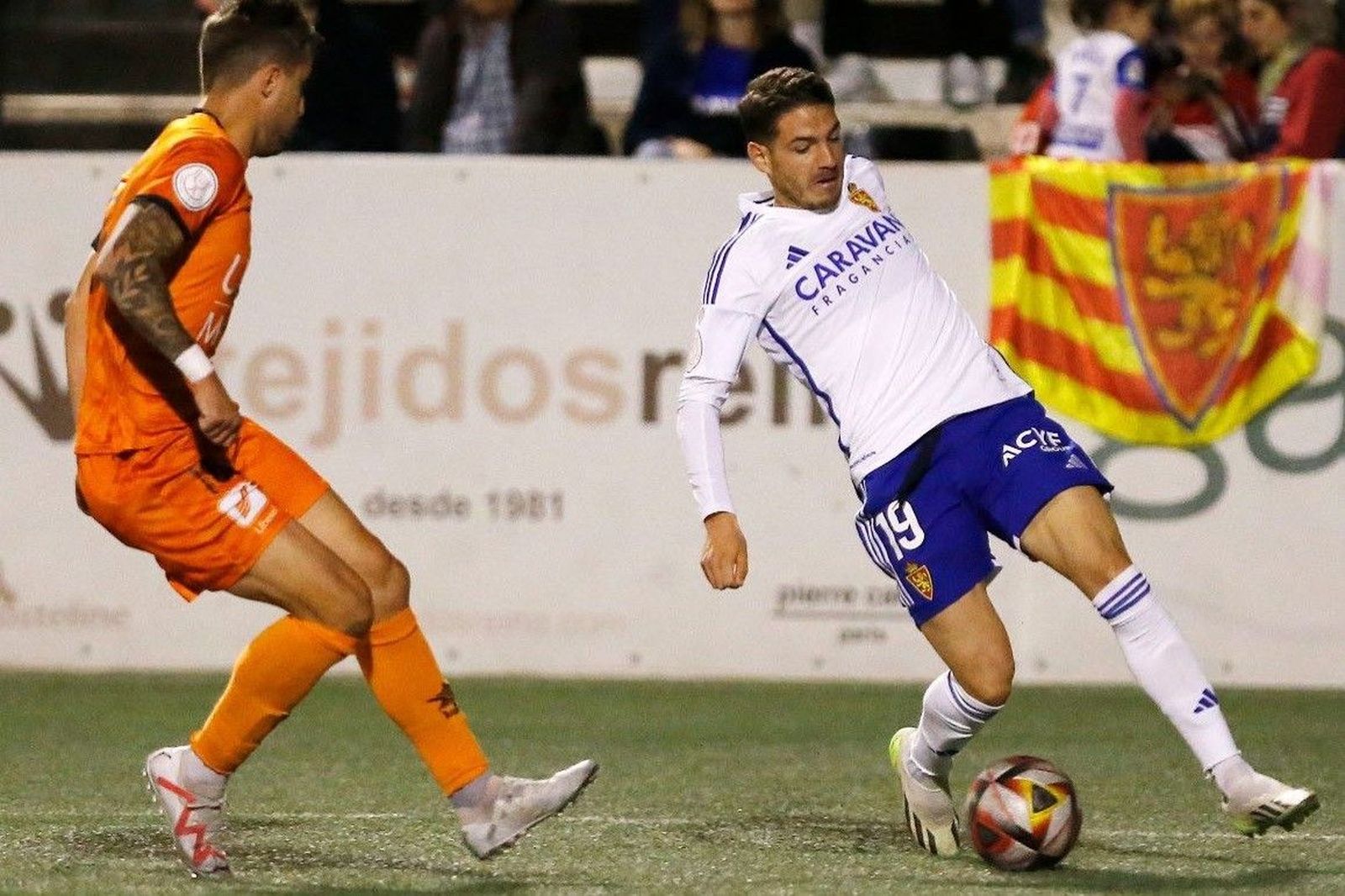 Manu Vallejo en un partido del Zaragoza.