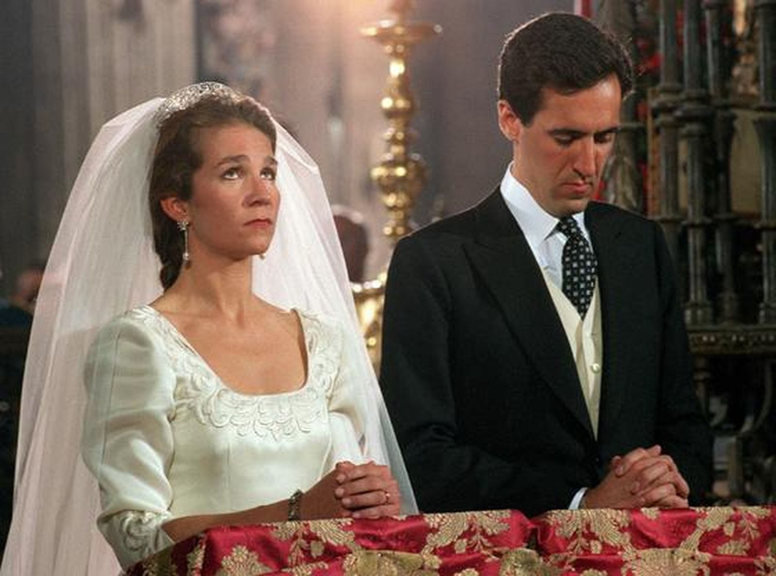 18 de marzo de 1995: boda de los duques de Lugo en la catedral de Sevilla.