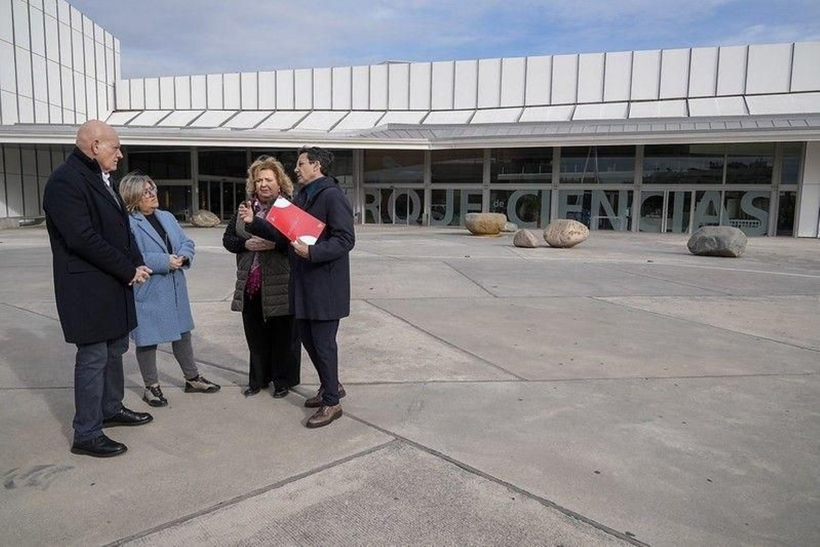 Representantes del PSOE en el Parque de las Ciencias.
