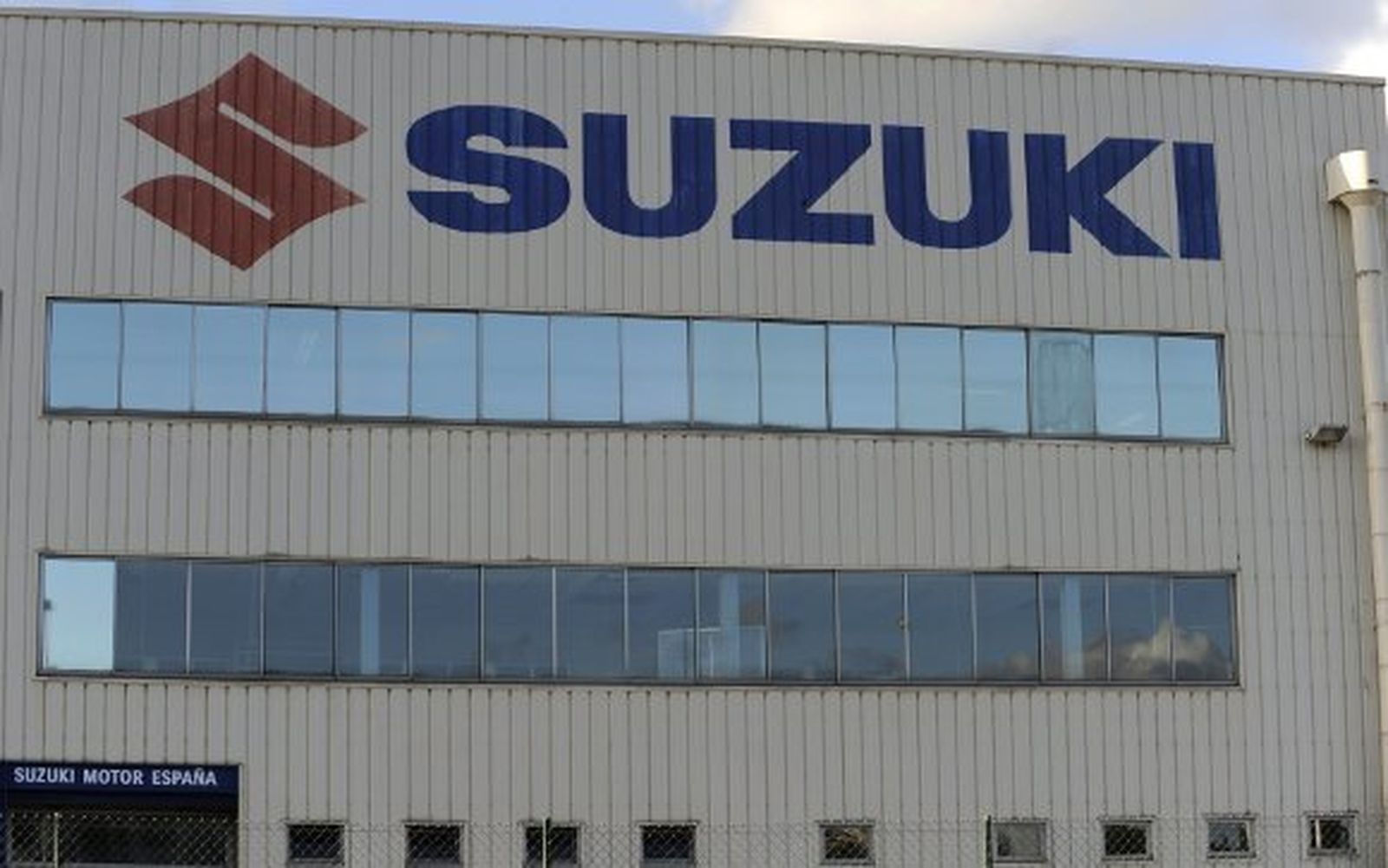 Suzuki, dispuesta a ceder su planta de Gijón por un euro si se mantienen los empleos