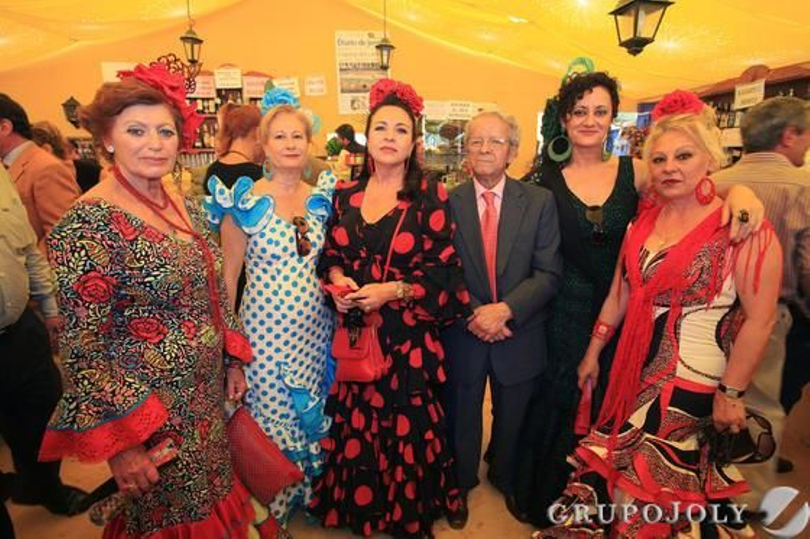 Ildefonso Marqués, adjunto a la Dirección General de Diario de Cádiz, Carmen Fernández, Mª Carmen Dávila, Teresa Noble, Rosa Rivera y Josefa Sánchez.

Foto: Vanesa Lobo