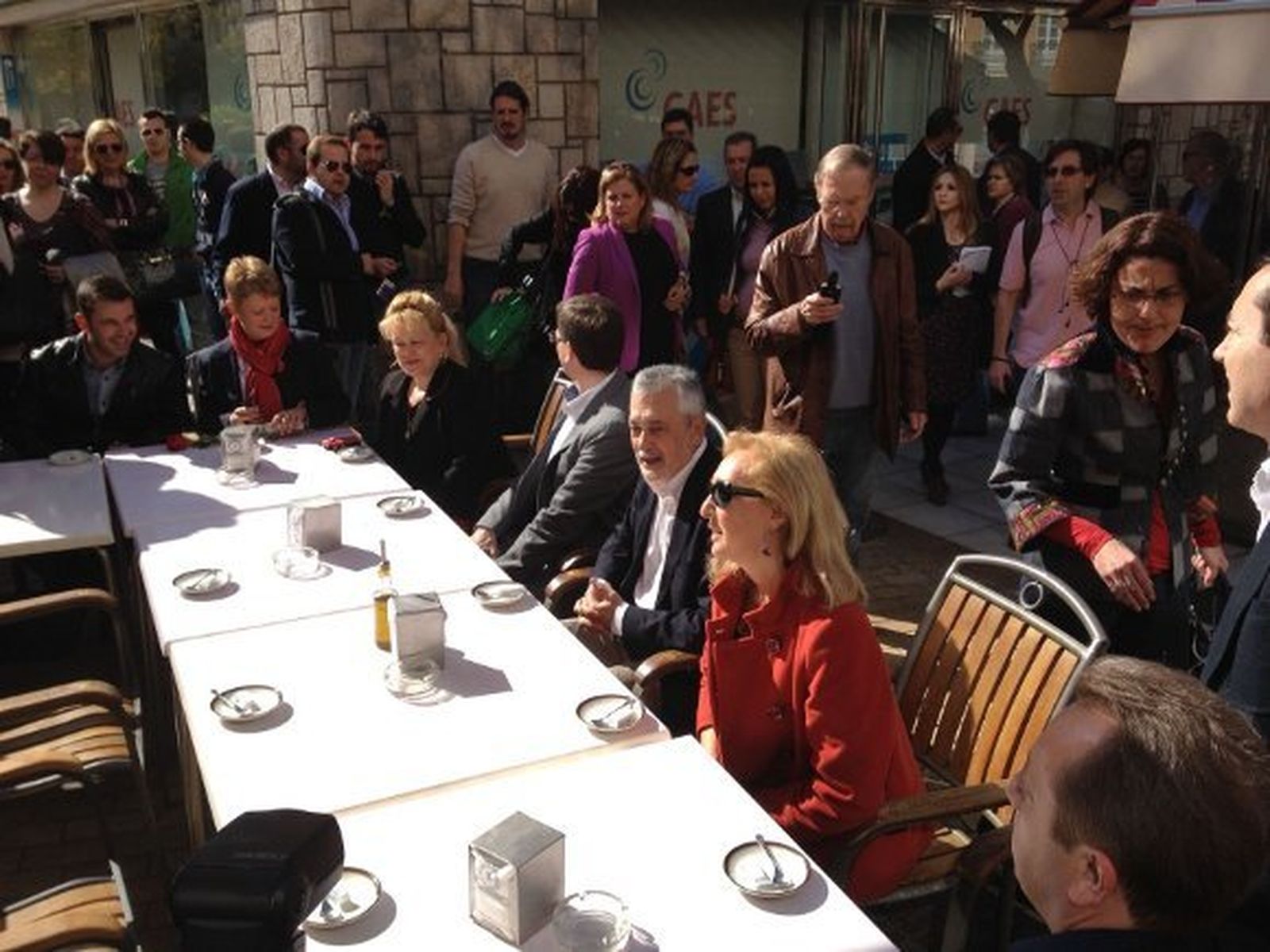 Griñán ofrece a Rajoy la "fórmula andaluza" para evitar el copago